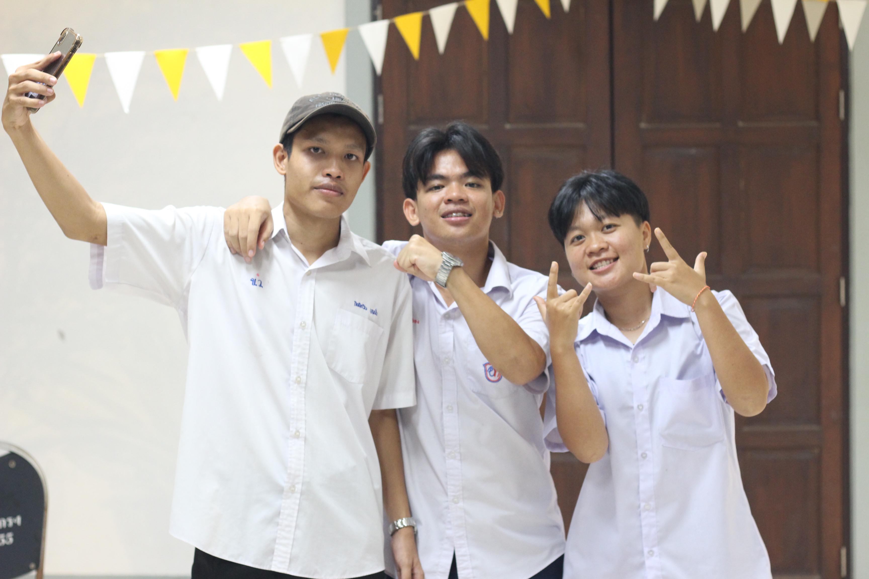 1042. วันที่ 17 มีนาคม 2567 ที่ผ่านมา โปรแกรมวิชาพลศึกษา ได้จัดกิจกรรมแสดงความยินดีกับนักศึกษา ชั้นปีที่ 4 (รหัส 63) 