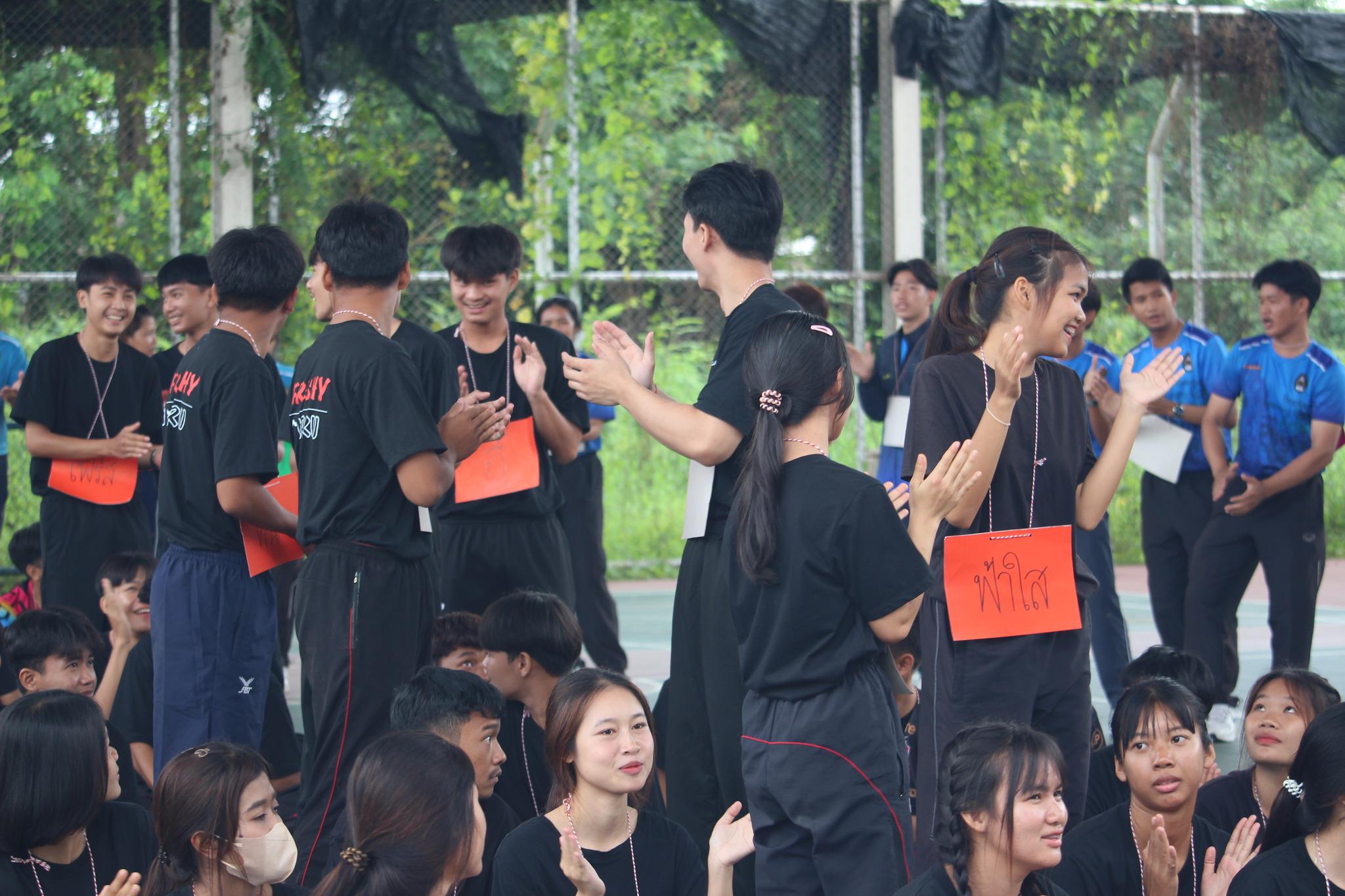 138. กิจกรรมปฐมนิเทศ พลศึกษา'67 วันที่ 2 (9-06-67) วันนี้เป็นกิจกรรม Walk Rally พี่พาน้องเดินชมมหาวิทยาลัย เพื่อเป็นการทำความรูัจักตึกต่างๆ ในมหาวิทยาลัย....