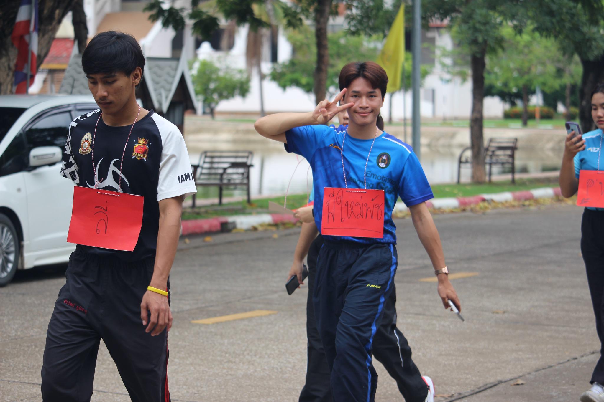 159. กิจกรรมปฐมนิเทศ พลศึกษา'67 วันที่ 2 (9-06-67) วันนี้เป็นกิจกรรม Walk Rally พี่พาน้องเดินชมมหาวิทยาลัย เพื่อเป็นการทำความรูัจักตึกต่างๆ ในมหาวิทยาลัย....