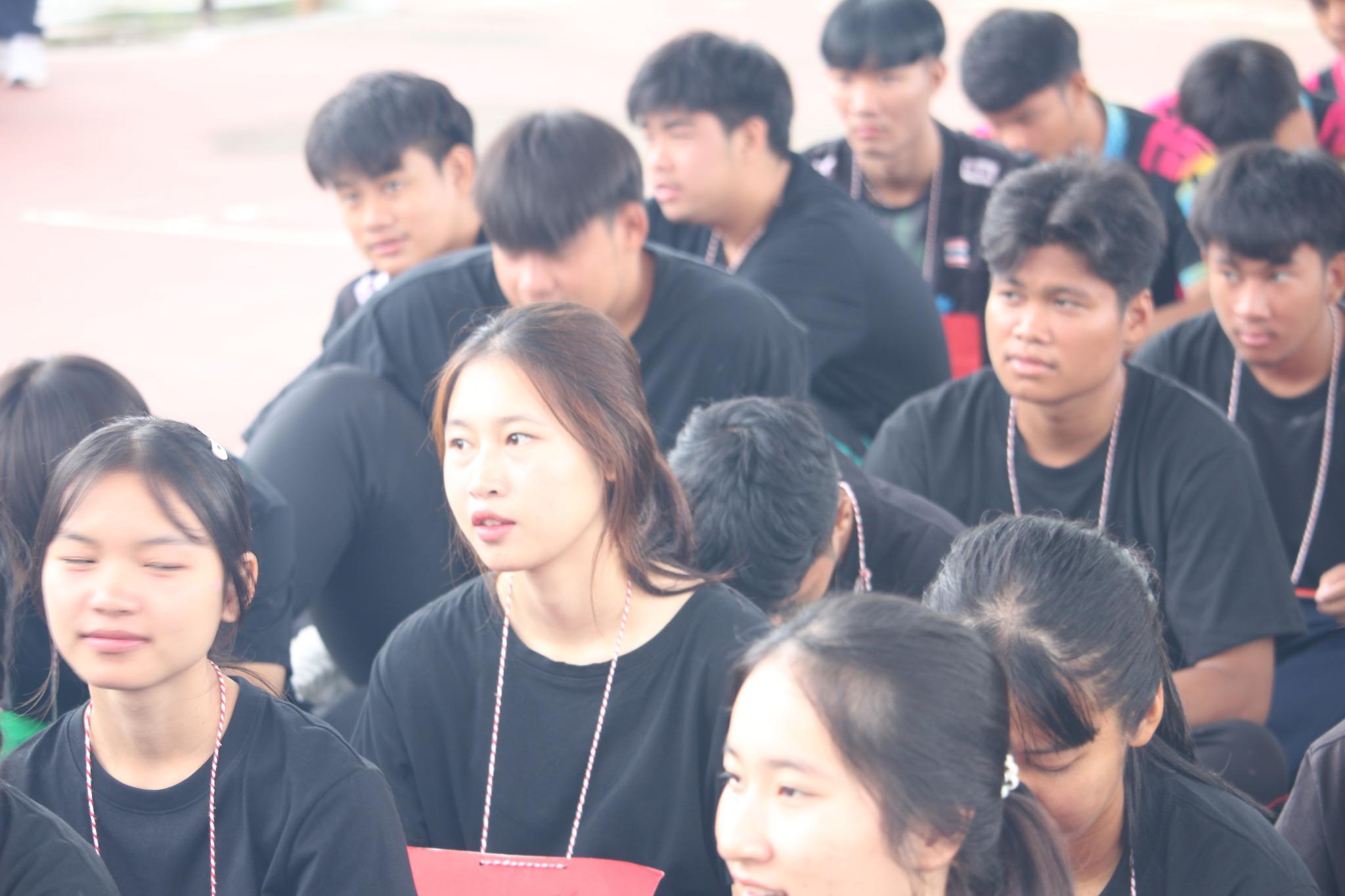 198. กิจกรรมปฐมนิเทศ พลศึกษา'67 วันที่ 2 (9-06-67) วันนี้เป็นกิจกรรม Walk Rally พี่พาน้องเดินชมมหาวิทยาลัย เพื่อเป็นการทำความรูัจักตึกต่างๆ ในมหาวิทยาลัย....