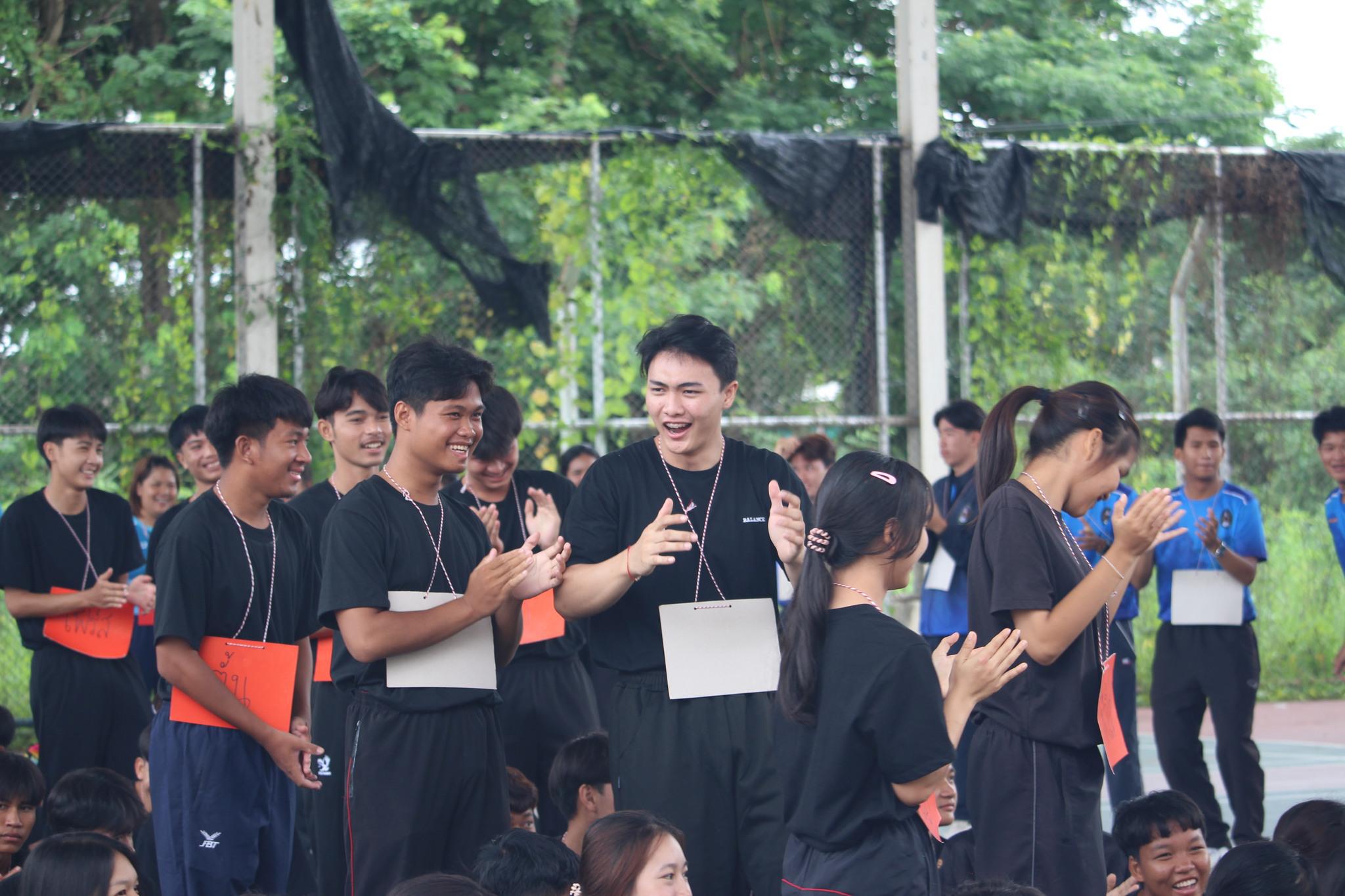 205. กิจกรรมปฐมนิเทศ พลศึกษา'67 วันที่ 2 (9-06-67) วันนี้เป็นกิจกรรม Walk Rally พี่พาน้องเดินชมมหาวิทยาลัย เพื่อเป็นการทำความรูัจักตึกต่างๆ ในมหาวิทยาลัย....