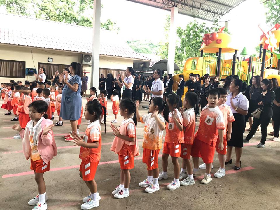 9. วันที่ 31 พ.ค.62 ดร.วรพรรณ ขาวประทุม ผอ.โรงเรียนอนุบาลราชภัฏกำแพงเพชร พร้อมอาจารย์ ร่วมต้อนรับคณะศึกษาดูงานจากศูนย์พัฒนาเด็กเล็กสังกัดเทศบาลเมืองตาก 
