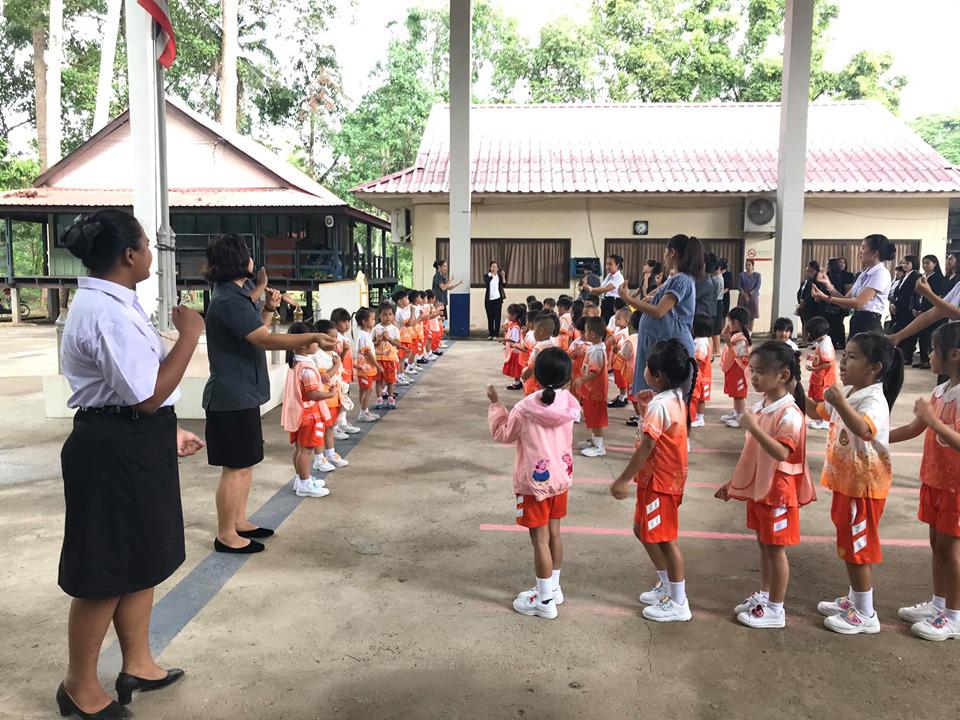 16. วันที่ 31 พ.ค.62 ดร.วรพรรณ ขาวประทุม ผอ.โรงเรียนอนุบาลราชภัฏกำแพงเพชร พร้อมอาจารย์ ร่วมต้อนรับคณะศึกษาดูงานจากศูนย์พัฒนาเด็กเล็กสังกัดเทศบาลเมืองตาก 