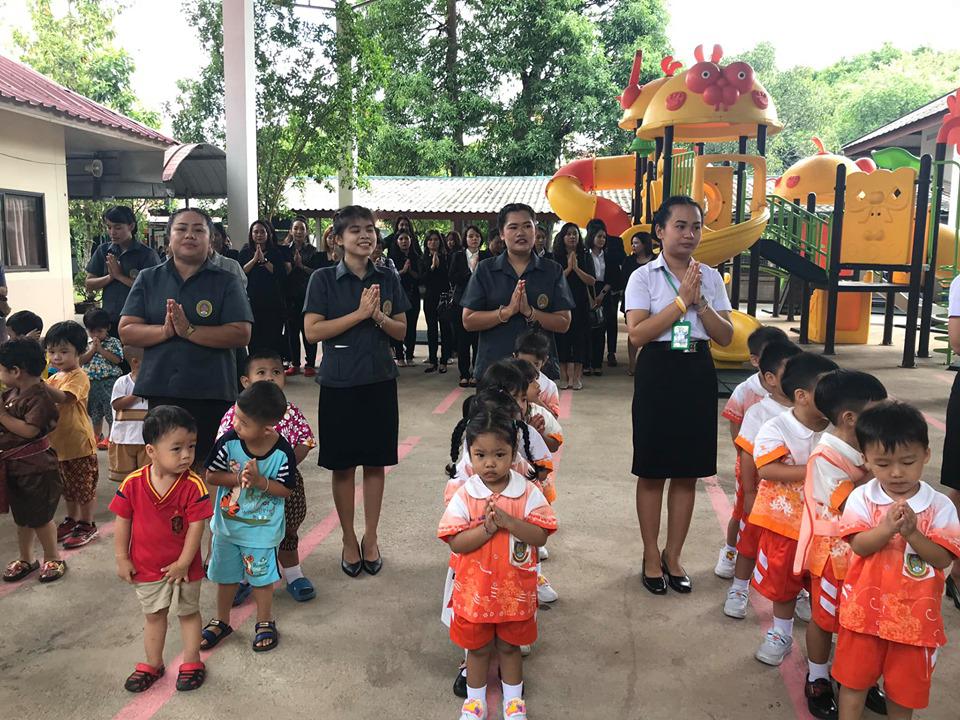 20. วันที่ 31 พ.ค.62 ดร.วรพรรณ ขาวประทุม ผอ.โรงเรียนอนุบาลราชภัฏกำแพงเพชร พร้อมอาจารย์ ร่วมต้อนรับคณะศึกษาดูงานจากศูนย์พัฒนาเด็กเล็กสังกัดเทศบาลเมืองตาก 