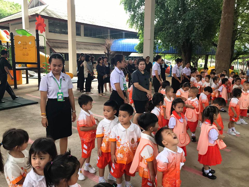 4. วันที่ 31 พ.ค.62 ดร.วรพรรณ ขาวประทุม ผอ.โรงเรียนอนุบาลราชภัฏกำแพงเพชร พร้อมอาจารย์ ร่วมต้อนรับคณะศึกษาดูงานจากศูนย์พัฒนาเด็กเล็กสังกัดเทศบาลเมืองตาก 