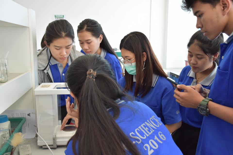 10. วันที่ 2 กุมภาพันธ์ 2562 โครงการพัฒนาทักษะการใช้เครื่องมือวิทยาศาสตร์ ภายใต้โครงการพัฒนาคุณลักษณะนักศึกษาตามกรอบการประกันคุณภาพการศึกษาระดับหลักสูตร ประจำปีงบประมาณ 2562