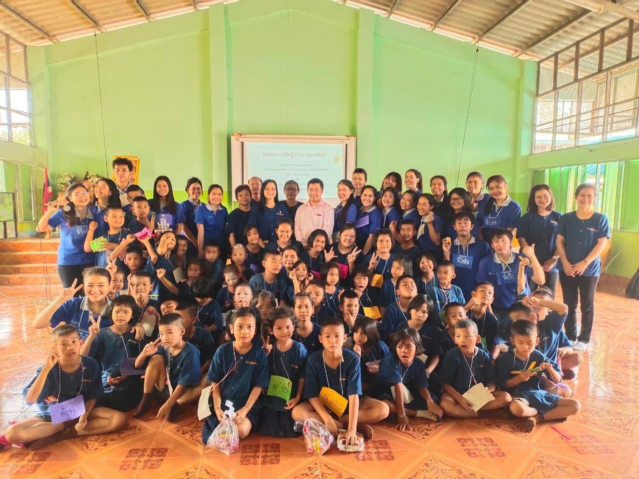 1. วันที่ 12 มีนาคม 2563 โครงการส่งเสริมการจัดการเรียนรู้แบบสะเต็มศึกษา กิจกรรมการเรียนรู้ STEM สู่สถานศึกษา โปรแกรมวิชาวิทยาศาสตร์ทั่วไป ณ โรงเรียนทุ่งน้อย อำเภอคลองขลุง จังหวัดกำแพงเพชร