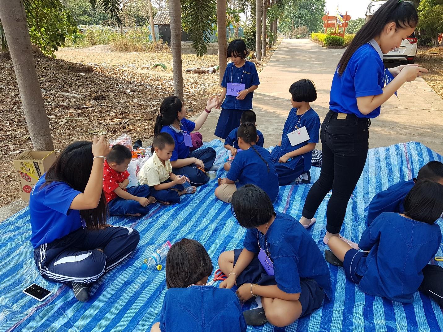 7. วันที่ 12 มีนาคม 2563 โครงการส่งเสริมการจัดการเรียนรู้แบบสะเต็มศึกษา กิจกรรมการเรียนรู้ STEM สู่สถานศึกษา โปรแกรมวิชาวิทยาศาสตร์ทั่วไป ณ โรงเรียนทุ่งน้อย อำเภอคลองขลุง จังหวัดกำแพงเพชร