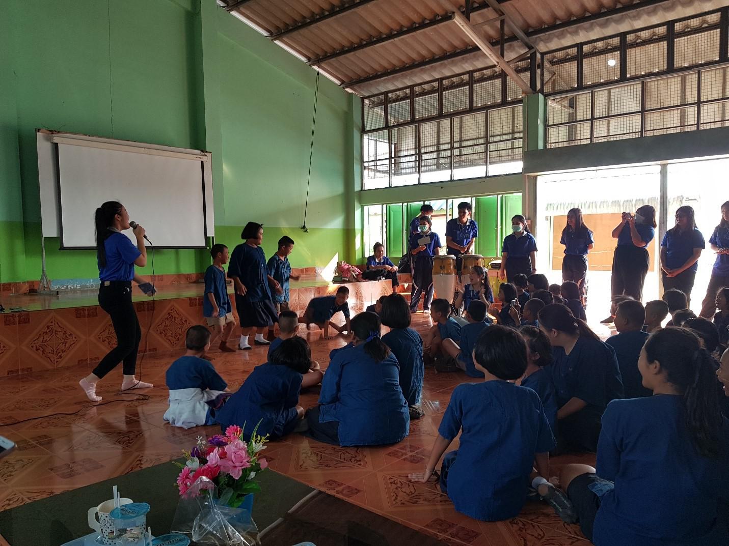 9. วันที่ 12 มีนาคม 2563 โครงการส่งเสริมการจัดการเรียนรู้แบบสะเต็มศึกษา กิจกรรมการเรียนรู้ STEM สู่สถานศึกษา โปรแกรมวิชาวิทยาศาสตร์ทั่วไป ณ โรงเรียนทุ่งน้อย อำเภอคลองขลุง จังหวัดกำแพงเพชร