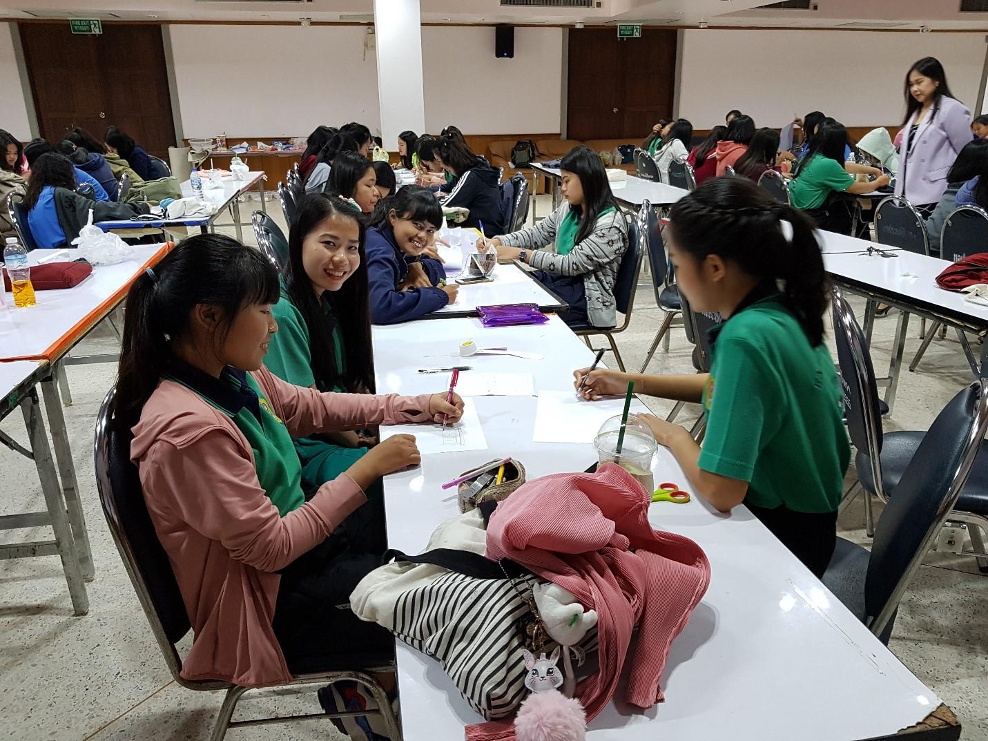 6. วันที่ 19-20 ธันวาคม 2562 ณ อาคารนวัตกรรม คระครุศาสตร์ กิจกรรมการอบมรมเชิงปฏิบัติการการจัดการเรียนรู้ STEM 