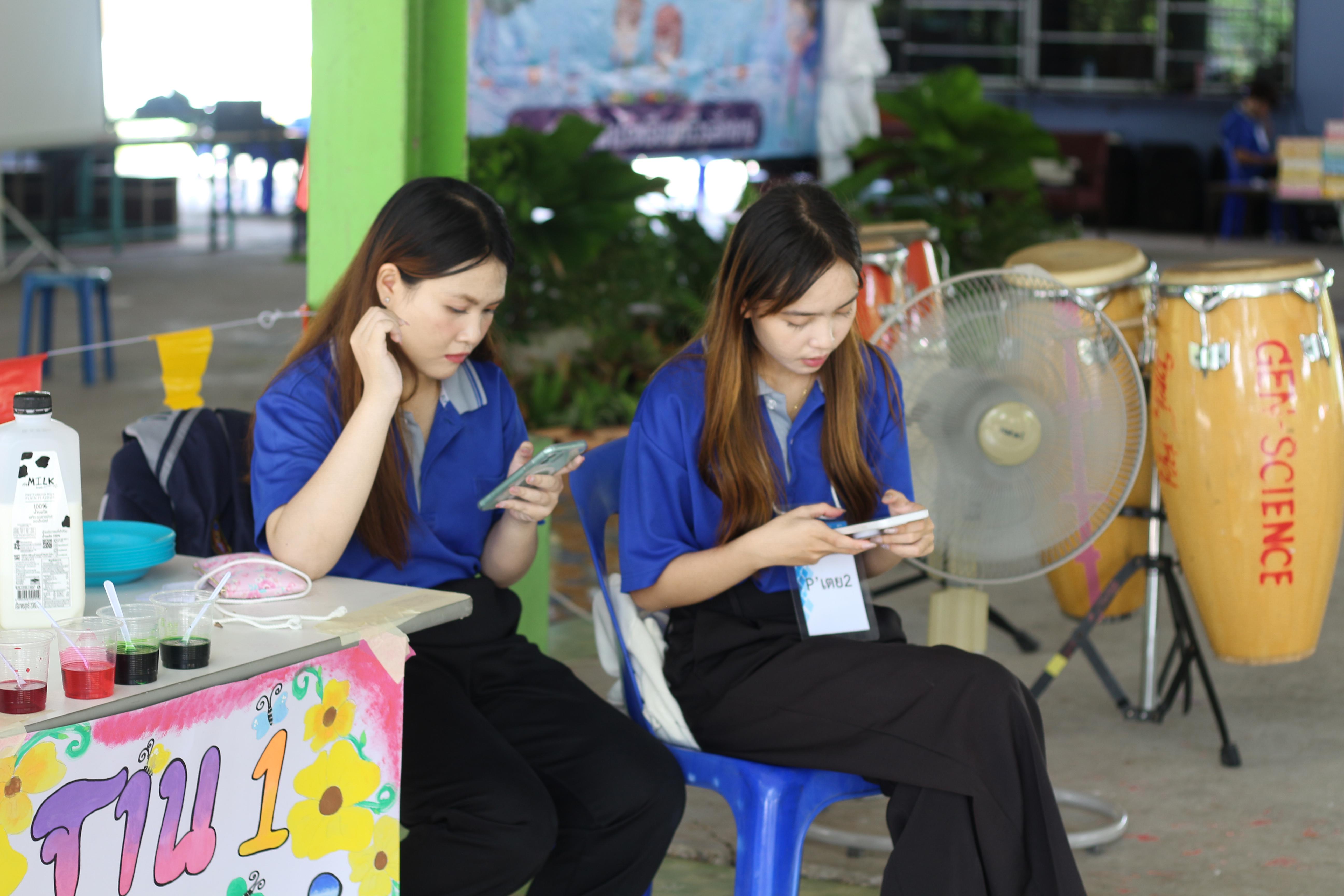 140. วันที่ 28 สิงหาคม 2567 โปรแกรมวิทยาศาสตร์ทั่วไป คณะครุศาสตร์ มหาวิทลัยราชภัฏกำแพงเพชร ได้จัดค่ายวิทยาศาตร์ (Science Camp) ณ โรงเรียนศรีวรลักษณ์ ต.สลกบาตร อ.ขาณุวรลักษบุรี จ.กำแพงเพชร