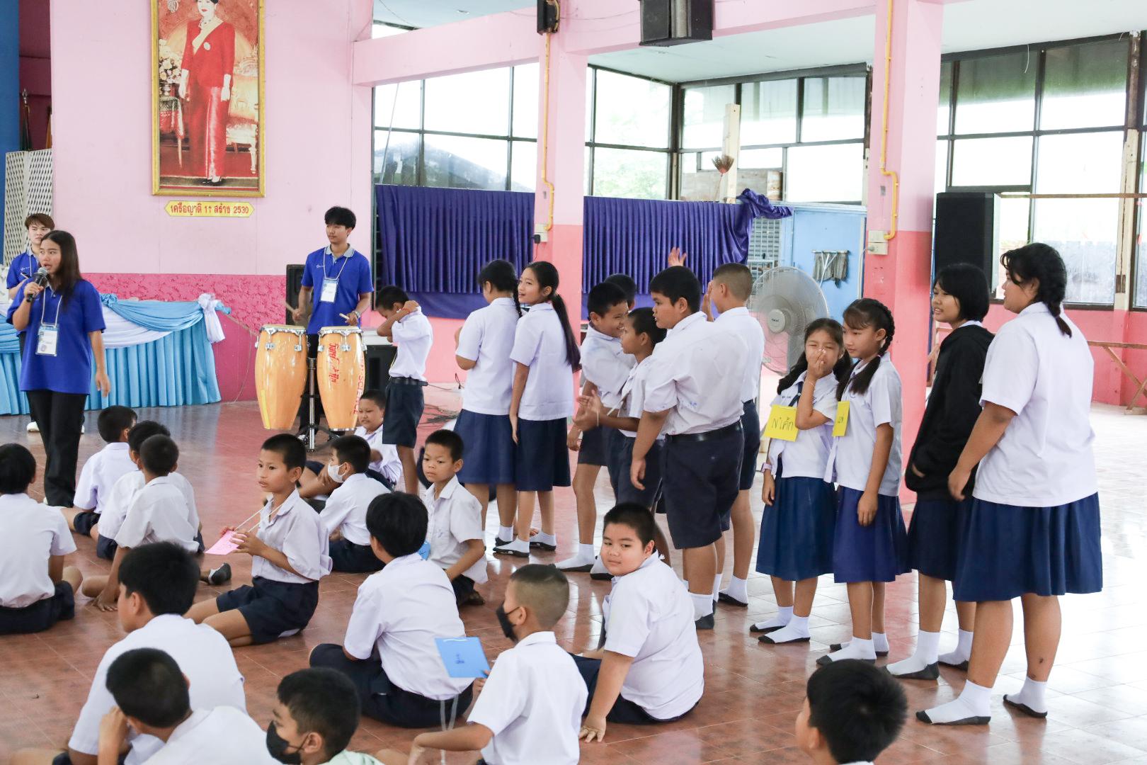 4. วันที่ 26 พฤศจิกายน 2567 ผศ. ศุภวัฒน์ วิสิฐศิริกุล ดร. ธิดารัตน์ พรหมมาและ ผศ.ดร. ปราณี เลิศแก้ว ได้นำนักศึกษาชั้นปีที่ 3 จัดค่ายสะเต็มศึกษา (STEM) ณ โรงเรียนอนุบาลคลองขลุง ต.ท่ามะเขือ อ.คลองขลุง จ.กำแพงเพชร