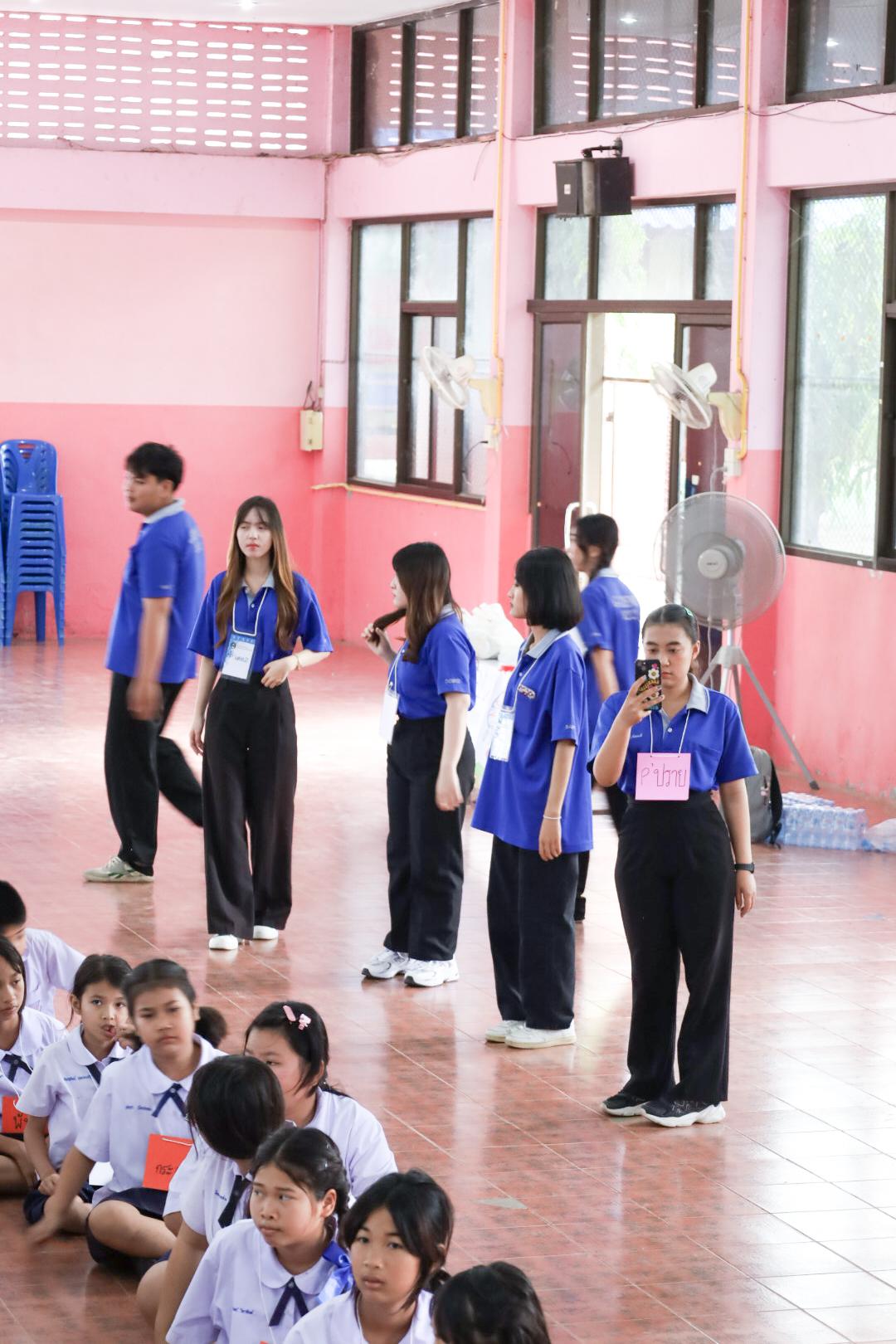 7. วันที่ 26 พฤศจิกายน 2567 ผศ. ศุภวัฒน์ วิสิฐศิริกุล ดร. ธิดารัตน์ พรหมมาและ ผศ.ดร. ปราณี เลิศแก้ว ได้นำนักศึกษาชั้นปีที่ 3 จัดค่ายสเต็มศึกษา (STEM) ณ โรงเรียนอนุบาลคลองขลุง ต.ท่ามะเขือ อ.คลองขลุง จ.กำแพงเพชร