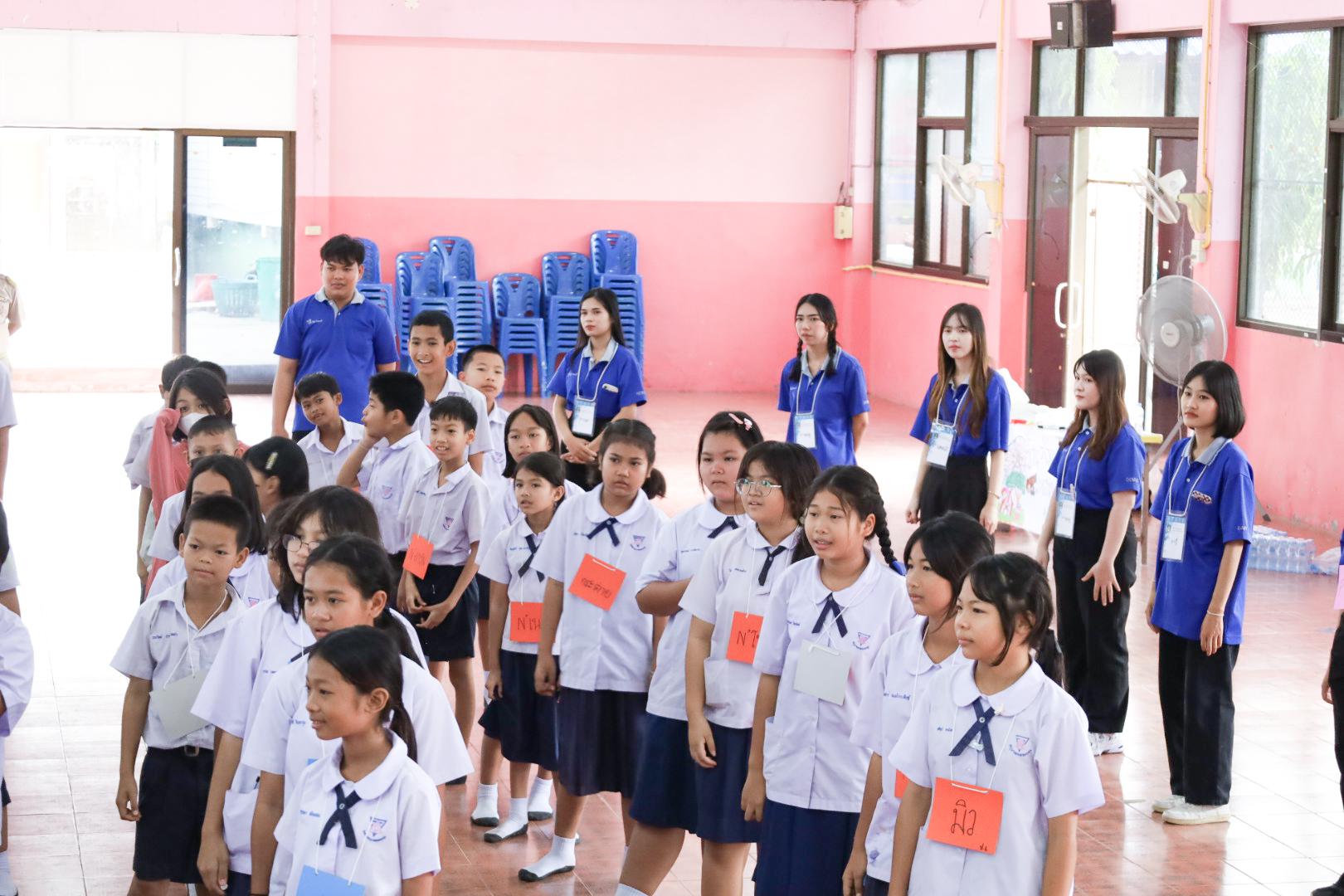 17. วันที่ 26 พฤศจิกายน 2567 ผศ. ศุภวัฒน์ วิสิฐศิริกุล ดร. ธิดารัตน์ พรหมมาและ ผศ.ดร. ปราณี เลิศแก้ว ได้นำนักศึกษาชั้นปีที่ 3 จัดค่ายสเต็มศึกษา (STEM) ณ โรงเรียนอนุบาลคลองขลุง ต.ท่ามะเขือ อ.คลองขลุง จ.กำแพงเพชร