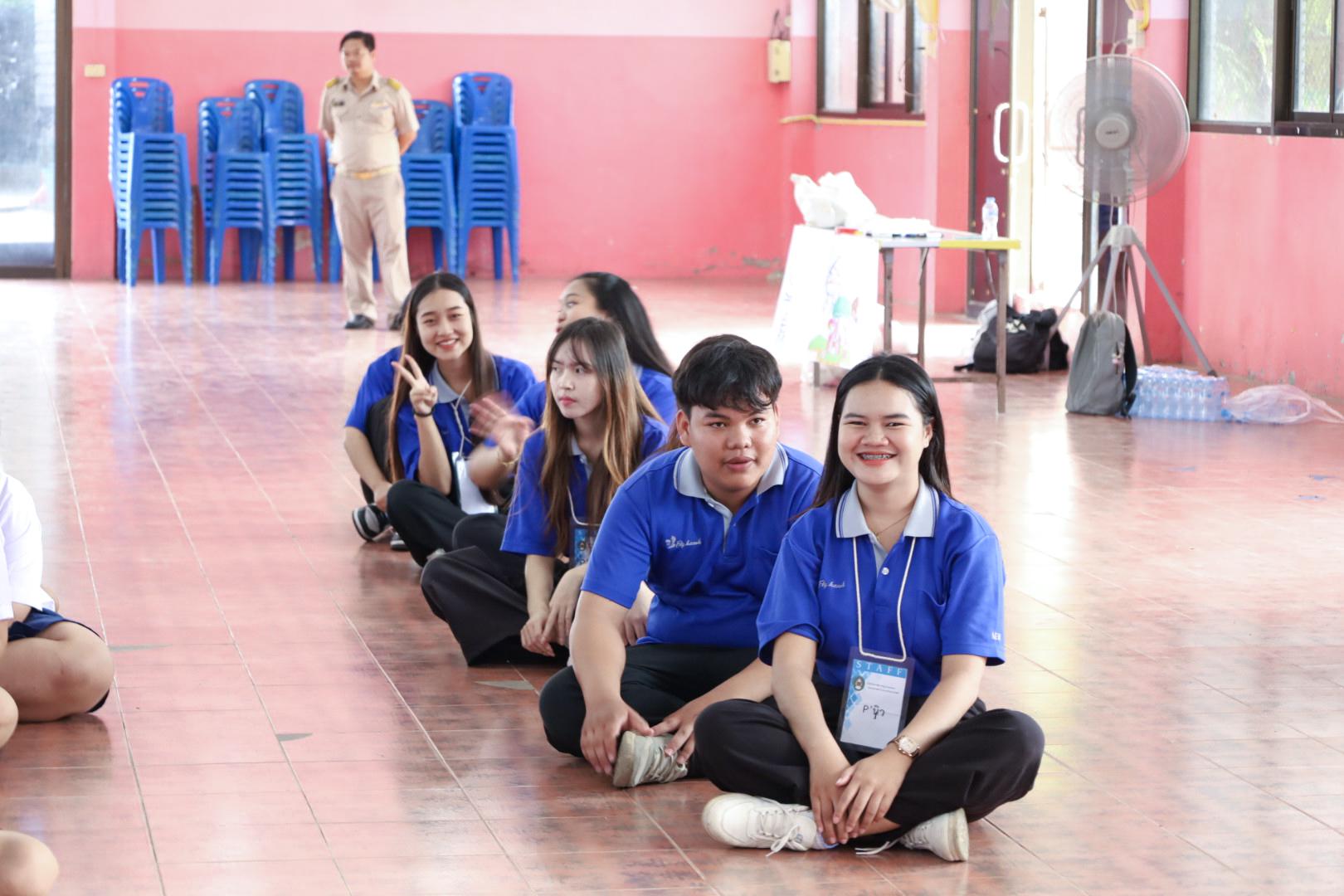 30. วันที่ 26 พฤศจิกายน 2567 ผศ. ศุภวัฒน์ วิสิฐศิริกุล ดร. ธิดารัตน์ พรหมมาและ ผศ.ดร. ปราณี เลิศแก้ว ได้นำนักศึกษาชั้นปีที่ 3 จัดค่ายสเต็มศึกษา (STEM) ณ โรงเรียนอนุบาลคลองขลุง ต.ท่ามะเขือ อ.คลองขลุง จ.กำแพงเพชร