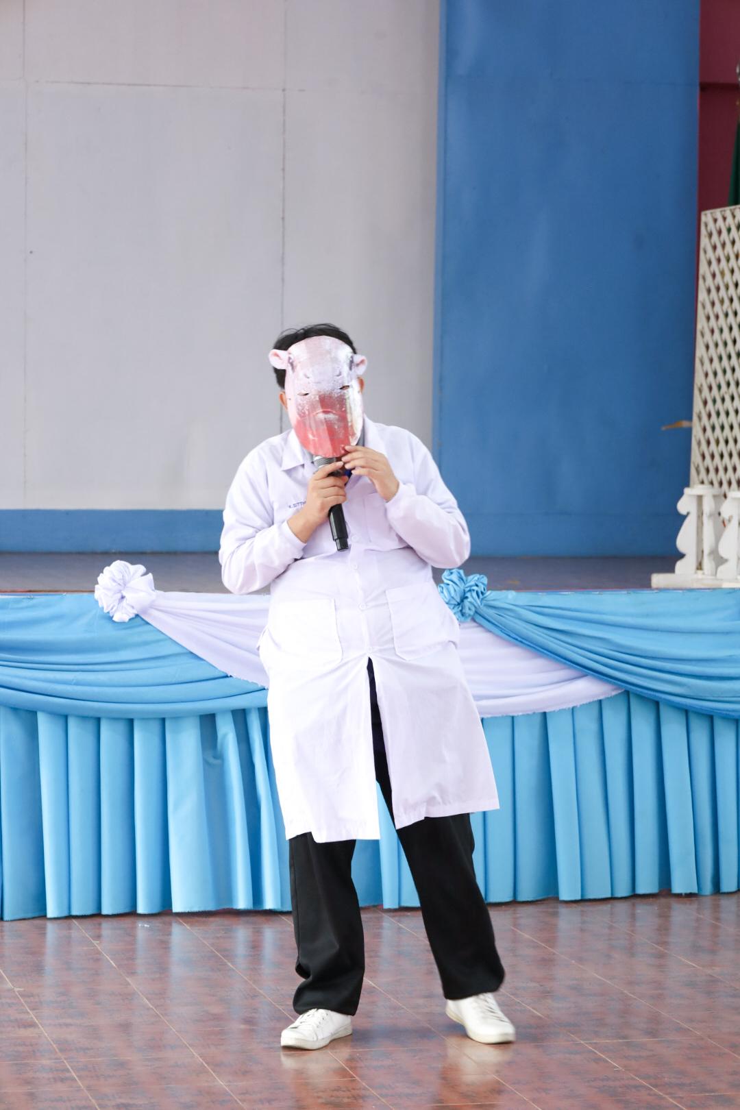 51. วันที่ 26 พฤศจิกายน 2567 ผศ. ศุภวัฒน์ วิสิฐศิริกุล ดร. ธิดารัตน์ พรหมมาและ ผศ.ดร. ปราณี เลิศแก้ว ได้นำนักศึกษาชั้นปีที่ 3 จัดค่ายสเต็มศึกษา (STEM) ณ โรงเรียนอนุบาลคลองขลุง ต.ท่ามะเขือ อ.คลองขลุง จ.กำแพงเพชร