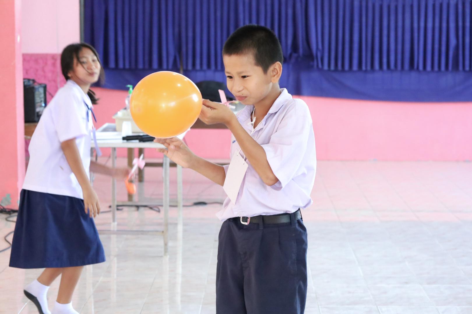 94. วันที่ 26 พฤศจิกายน 2567 ผศ. ศุภวัฒน์ วิสิฐศิริกุล ดร. ธิดารัตน์ พรหมมาและ ผศ.ดร. ปราณี เลิศแก้ว ได้นำนักศึกษาชั้นปีที่ 3 จัดค่ายสเต็มศึกษา (STEM) ณ โรงเรียนอนุบาลคลองขลุง ต.ท่ามะเขือ อ.คลองขลุง จ.กำแพงเพชร