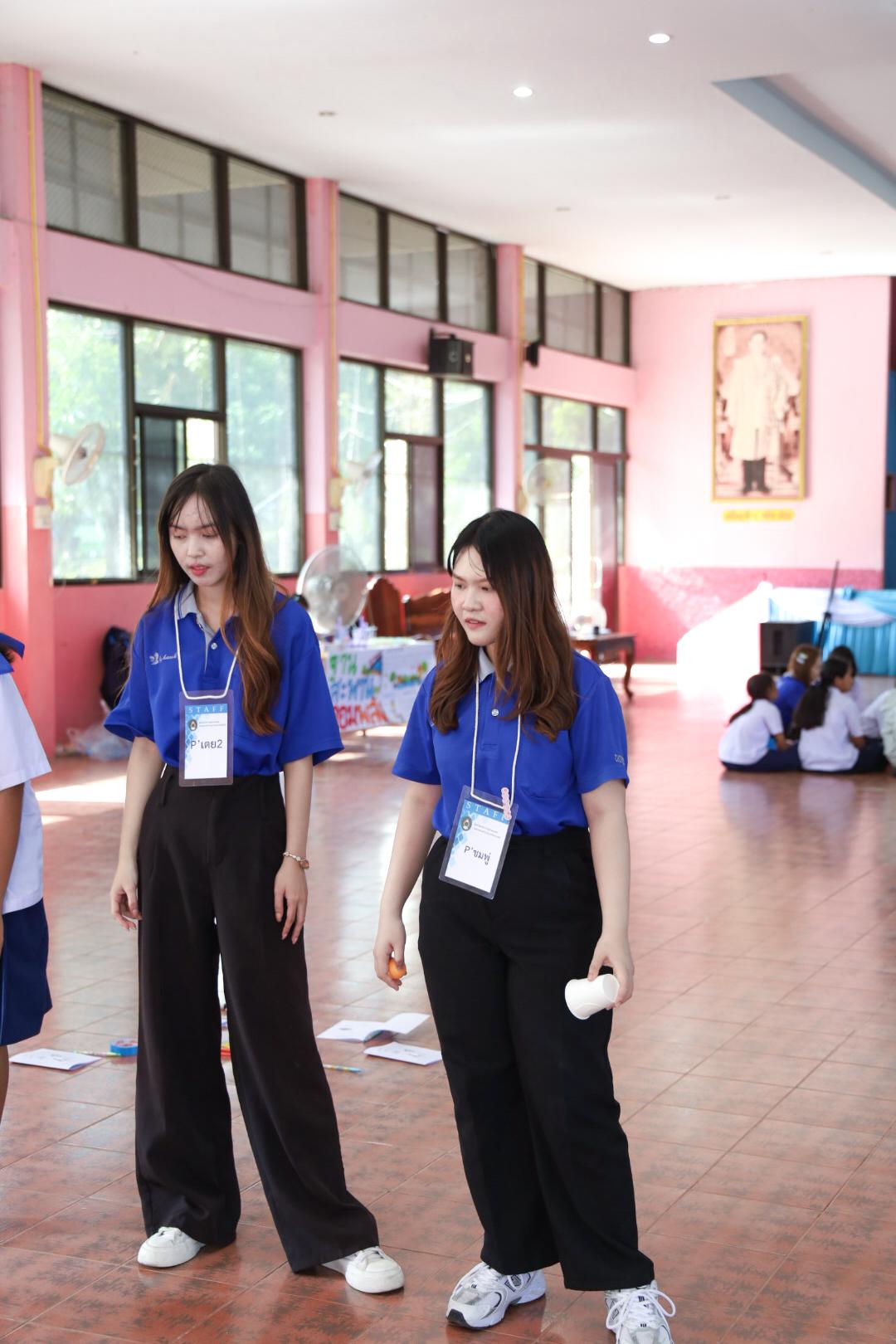 114. วันที่ 26 พฤศจิกายน 2567 ผศ. ศุภวัฒน์ วิสิฐศิริกุล ดร. ธิดารัตน์ พรหมมาและ ผศ.ดร. ปราณี เลิศแก้ว ได้นำนักศึกษาชั้นปีที่ 3 จัดค่ายสเต็มศึกษา (STEM) ณ โรงเรียนอนุบาลคลองขลุง ต.ท่ามะเขือ อ.คลองขลุง จ.กำแพงเพชร