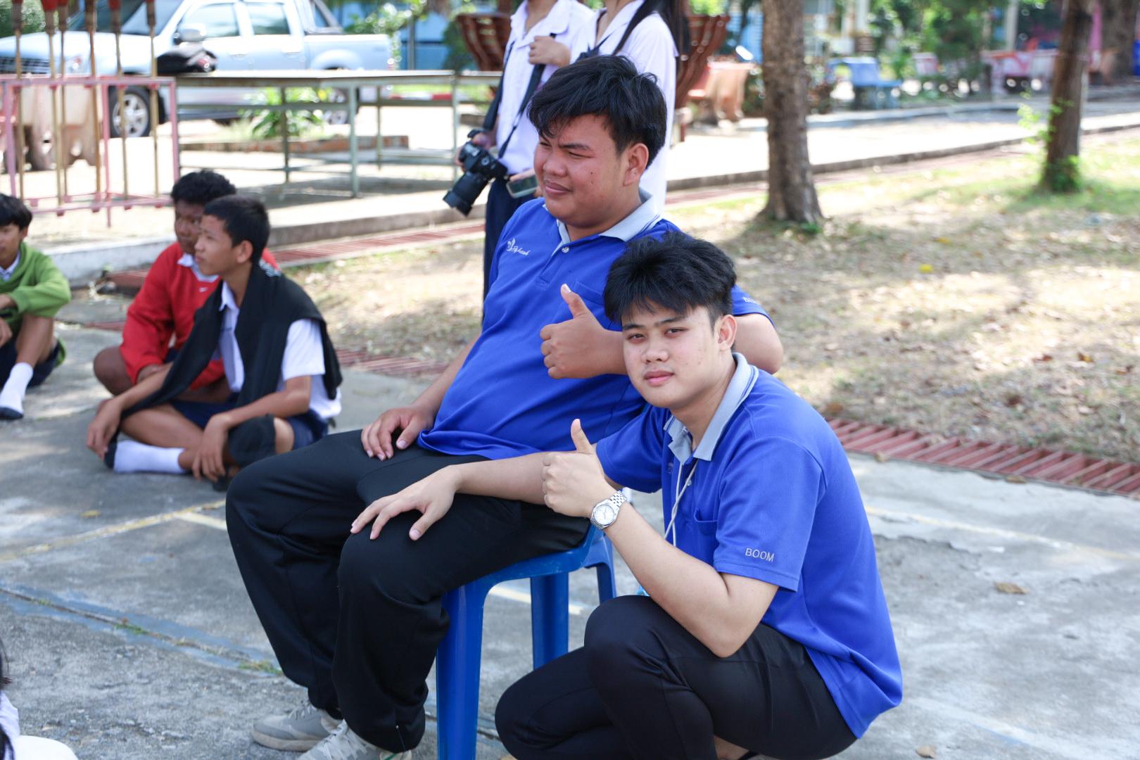 142. วันที่ 26 พฤศจิกายน 2567 ผศ. ศุภวัฒน์ วิสิฐศิริกุล ดร. ธิดารัตน์ พรหมมาและ ผศ.ดร. ปราณี เลิศแก้ว ได้นำนักศึกษาชั้นปีที่ 3 จัดค่ายสเต็มศึกษา (STEM) ณ โรงเรียนอนุบาลคลองขลุง ต.ท่ามะเขือ อ.คลองขลุง จ.กำแพงเพชร