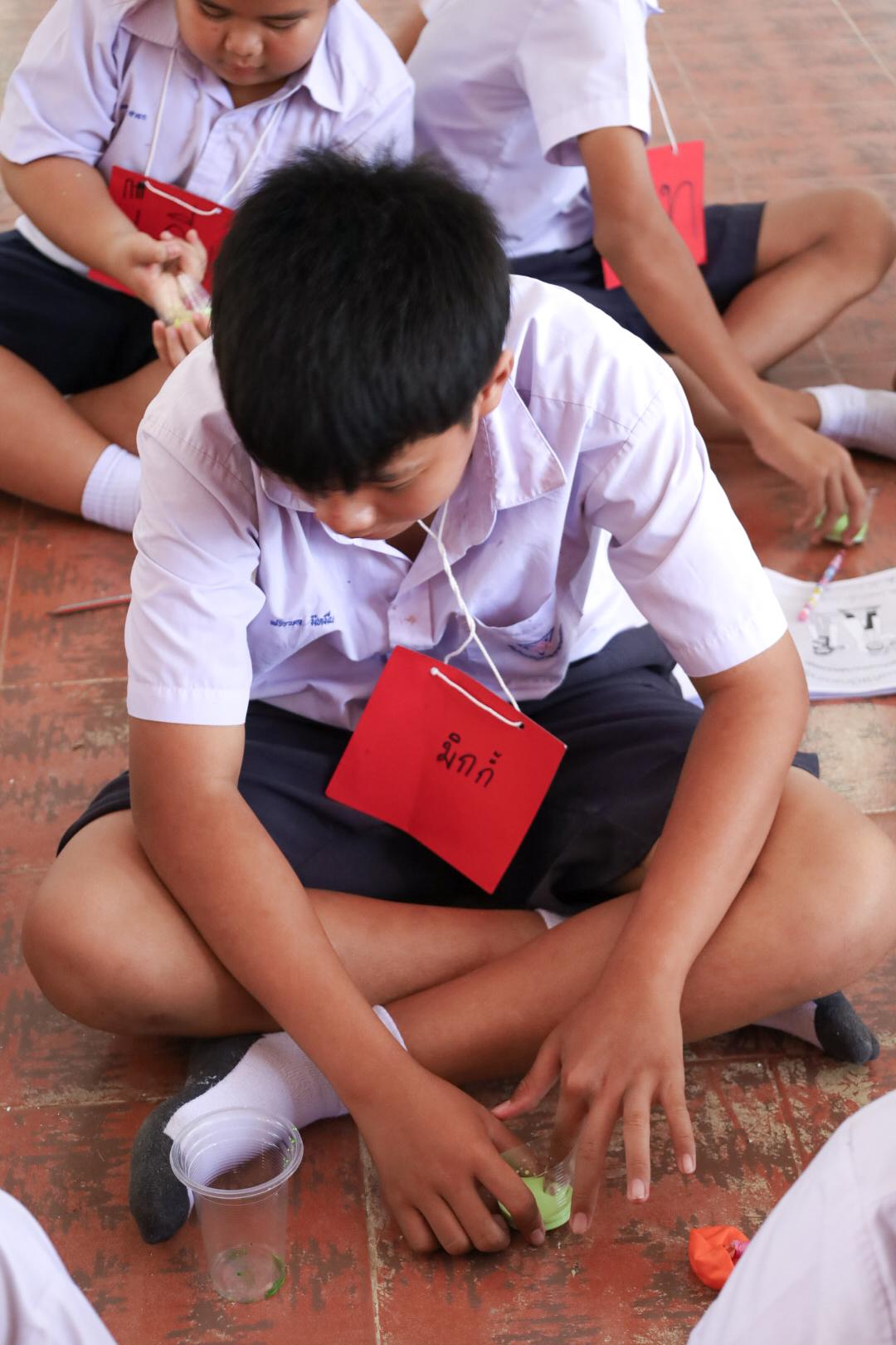 275. วันที่ 26 พฤศจิกายน 2567 ผศ. ศุภวัฒน์ วิสิฐศิริกุล ดร. ธิดารัตน์ พรหมมาและ ผศ.ดร. ปราณี เลิศแก้ว ได้นำนักศึกษาชั้นปีที่ 3 จัดค่ายสเต็มศึกษา (STEM) ณ โรงเรียนอนุบาลคลองขลุง ต.ท่ามะเขือ อ.คลองขลุง จ.กำแพงเพชร