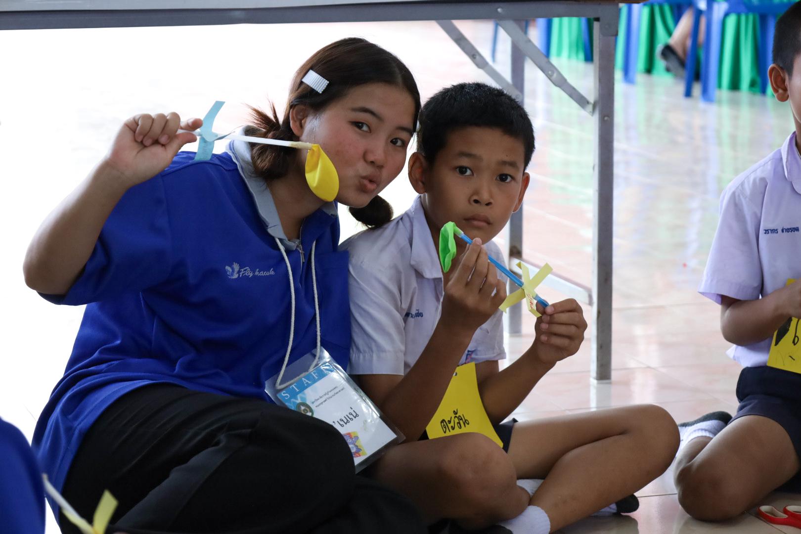 281. วันที่ 26 พฤศจิกายน 2567 ผศ. ศุภวัฒน์ วิสิฐศิริกุล ดร. ธิดารัตน์ พรหมมาและ ผศ.ดร. ปราณี เลิศแก้ว ได้นำนักศึกษาชั้นปีที่ 3 จัดค่ายสเต็มศึกษา (STEM) ณ โรงเรียนอนุบาลคลองขลุง ต.ท่ามะเขือ อ.คลองขลุง จ.กำแพงเพชร