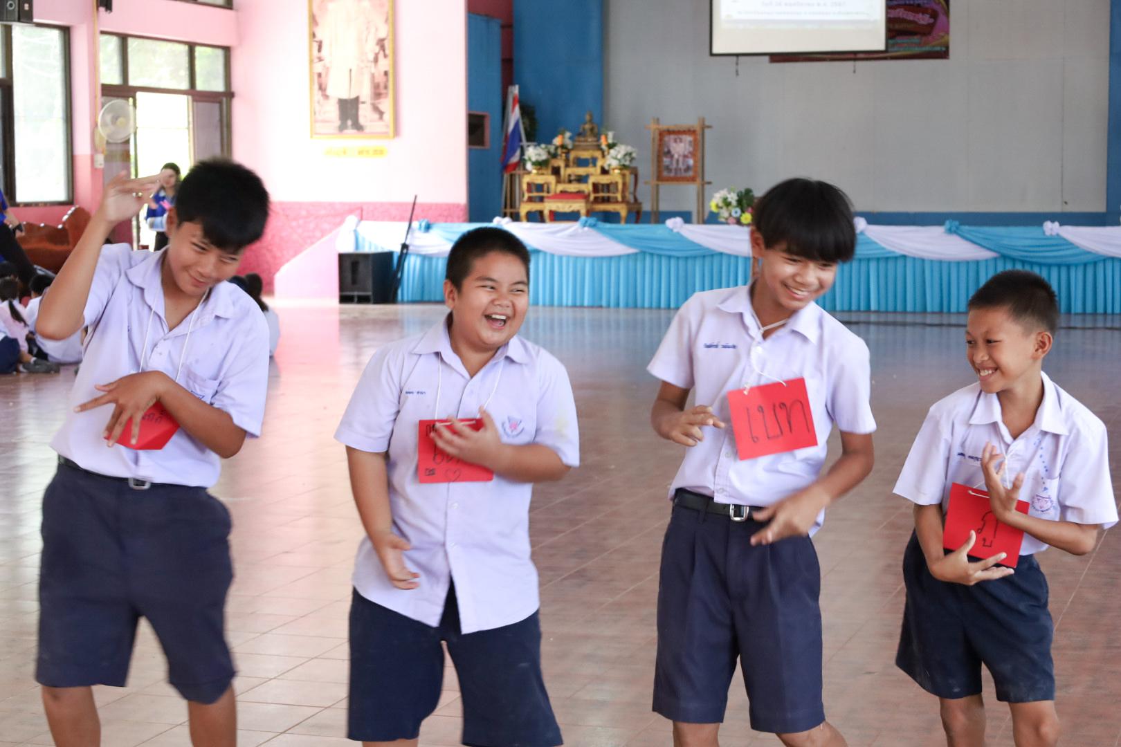 291. วันที่ 26 พฤศจิกายน 2567 ผศ. ศุภวัฒน์ วิสิฐศิริกุล ดร. ธิดารัตน์ พรหมมาและ ผศ.ดร. ปราณี เลิศแก้ว ได้นำนักศึกษาชั้นปีที่ 3 จัดค่ายสเต็มศึกษา (STEM) ณ โรงเรียนอนุบาลคลองขลุง ต.ท่ามะเขือ อ.คลองขลุง จ.กำแพงเพชร