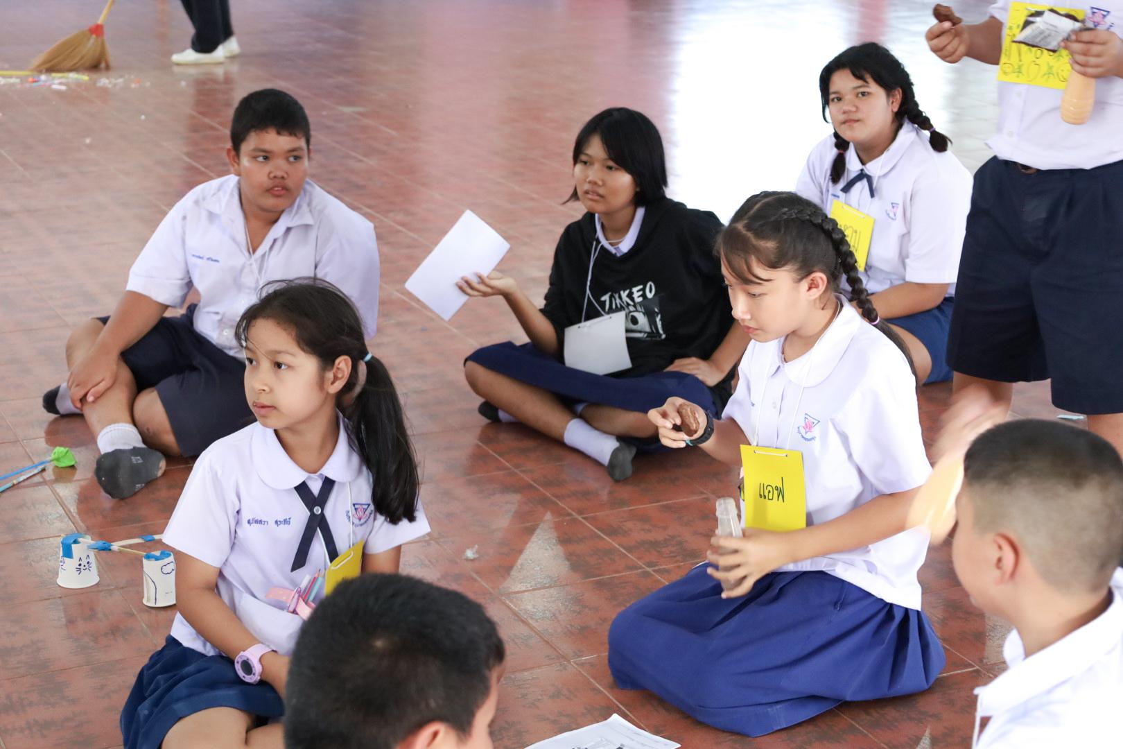 314. วันที่ 26 พฤศจิกายน 2567 ผศ. ศุภวัฒน์ วิสิฐศิริกุล ดร. ธิดารัตน์ พรหมมาและ ผศ.ดร. ปราณี เลิศแก้ว ได้นำนักศึกษาชั้นปีที่ 3 จัดค่ายสเต็มศึกษา (STEM) ณ โรงเรียนอนุบาลคลองขลุง ต.ท่ามะเขือ อ.คลองขลุง จ.กำแพงเพชร