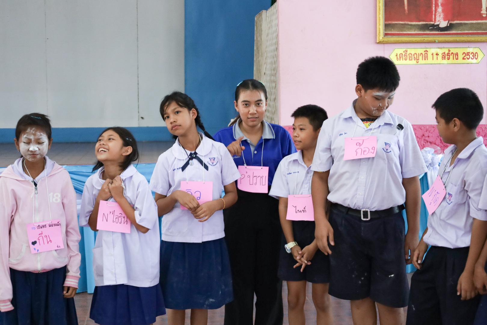 328. วันที่ 26 พฤศจิกายน 2567 ผศ. ศุภวัฒน์ วิสิฐศิริกุล ดร. ธิดารัตน์ พรหมมาและ ผศ.ดร. ปราณี เลิศแก้ว ได้นำนักศึกษาชั้นปีที่ 3 จัดค่ายสเต็มศึกษา (STEM) ณ โรงเรียนอนุบาลคลองขลุง ต.ท่ามะเขือ อ.คลองขลุง จ.กำแพงเพชร