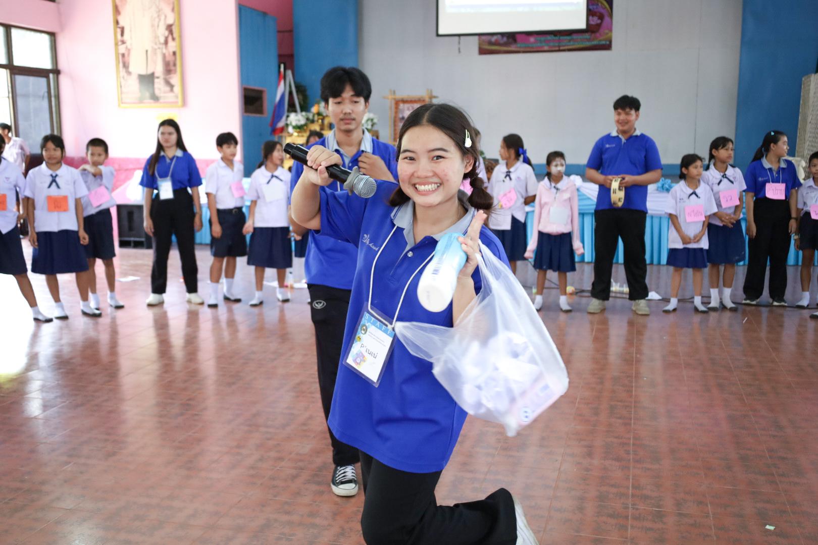 341. วันที่ 26 พฤศจิกายน 2567 ผศ. ศุภวัฒน์ วิสิฐศิริกุล ดร. ธิดารัตน์ พรหมมาและ ผศ.ดร. ปราณี เลิศแก้ว ได้นำนักศึกษาชั้นปีที่ 3 จัดค่ายสเต็มศึกษา (STEM) ณ โรงเรียนอนุบาลคลองขลุง ต.ท่ามะเขือ อ.คลองขลุง จ.กำแพงเพชร