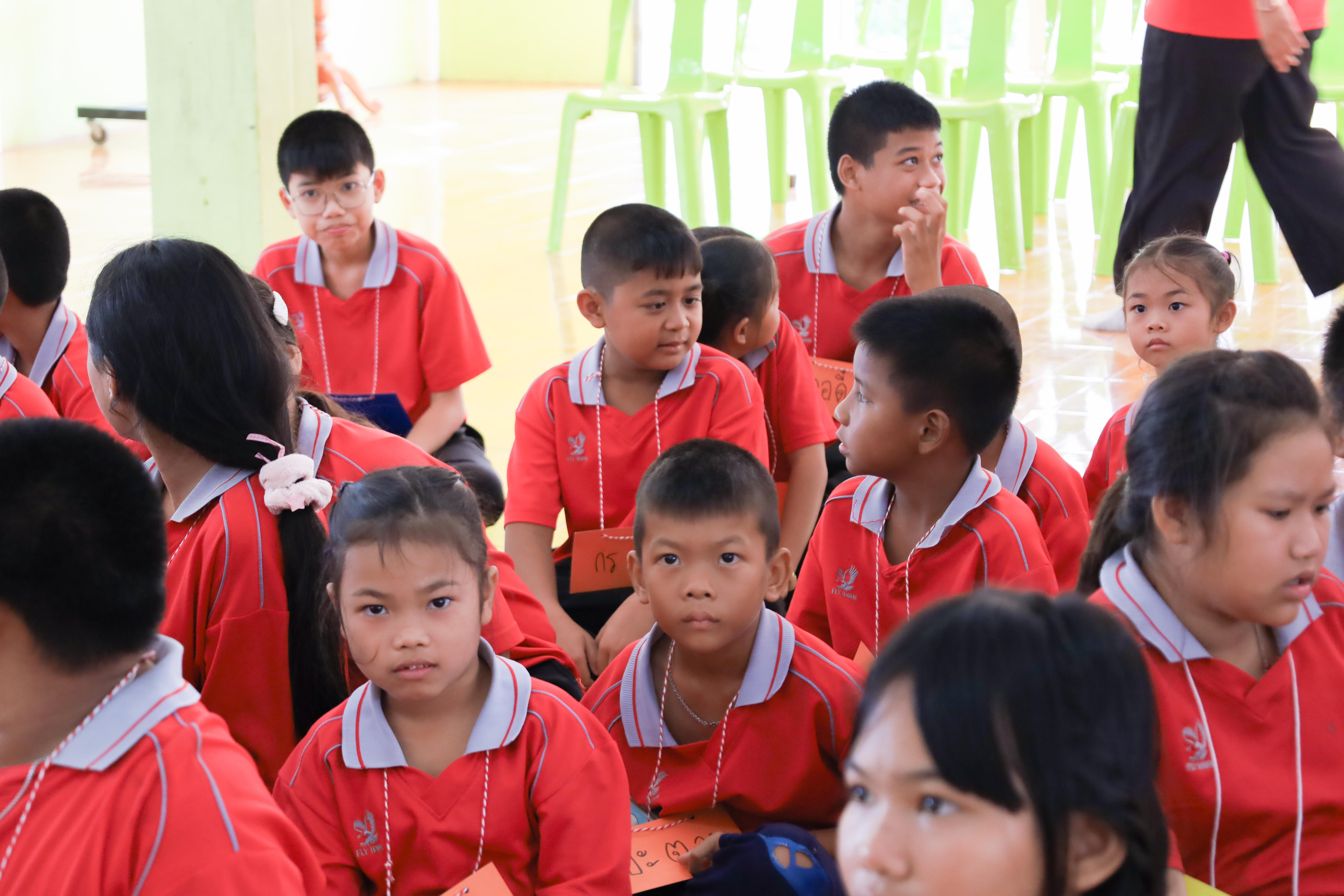 57. วันที่ 27 พฤศจิกายน 2567 ผศ.ศุภวัฒน์ วิสิฐศิริกุล ได้นำนักศึกษาชั้นปีที่ 2 โปรแกรมวิทยาศาสตร์ทั่วไป จัดกิจกรรมการเรียนรู้จัดการเรียนรู้แบบสะเต็มศึกษาสู่นวัฒกรรม ณ โรงเรียนวัดคลองเจริญ ต.ท่าพุทรา อ.คลองขลุง จ.กำแพงเพชร