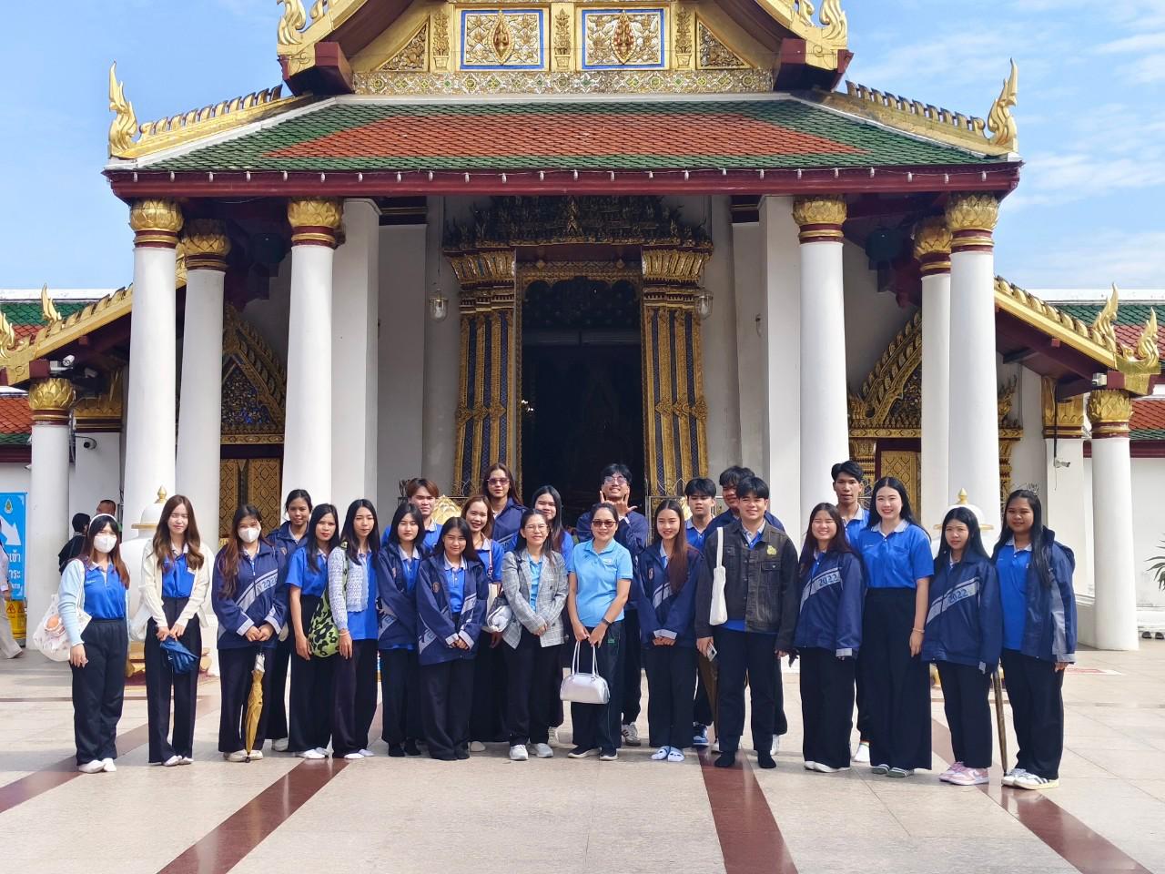 63. วันที่ 16 ธันวาคม 2567 อาจารย์ ดร.ธิดารัตน์  พรหมมา และ ผู้ช่วยศาสตราจารย์ ดร.ปราณี  เลิศแก้ว นำนักศึกษาชั้นปีที่ 3 ทัศนศึกษาและเรียนรู้นอกสถานที่