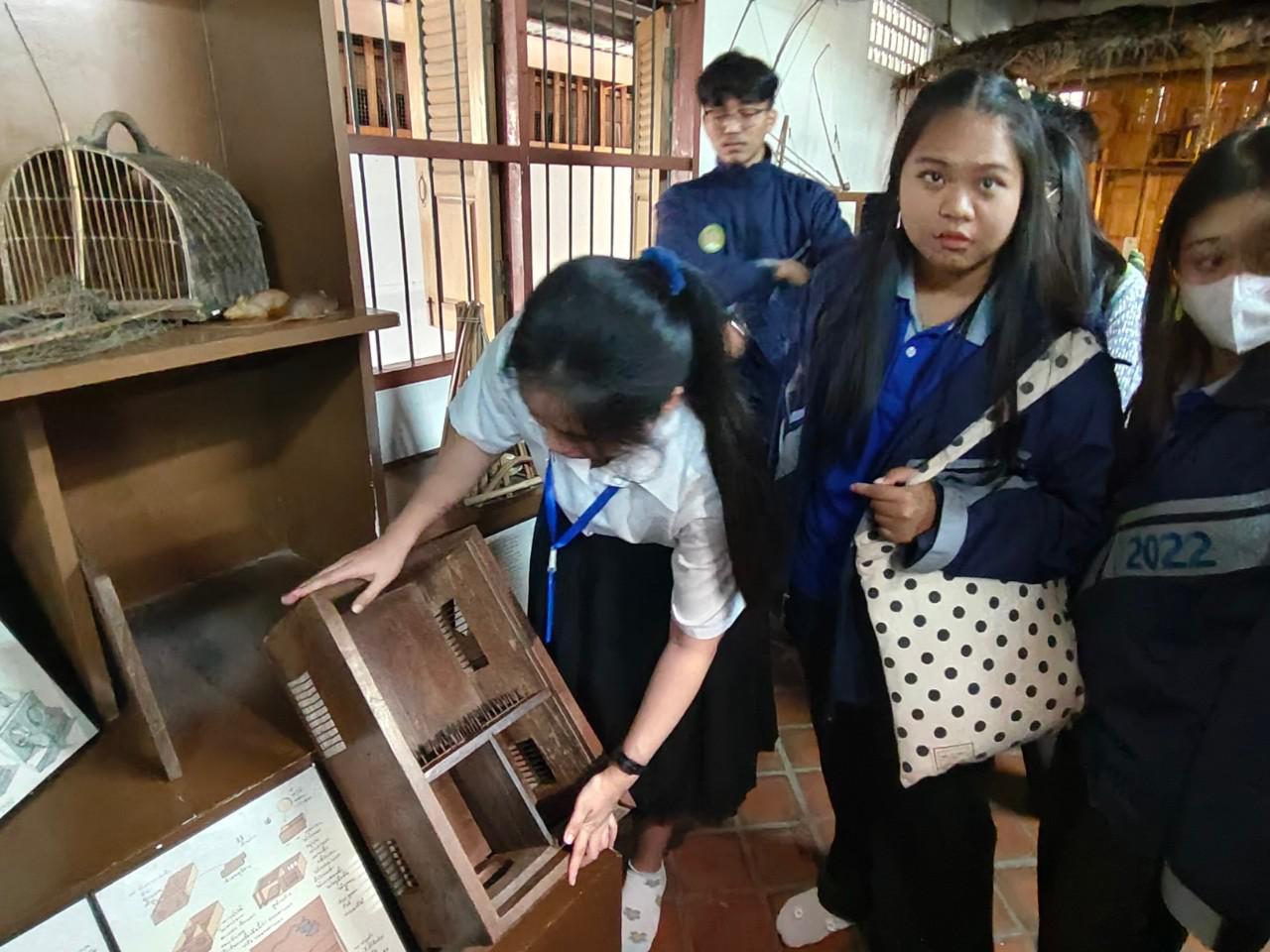 98. วันที่ 16 ธันวาคม 2567 อาจารย์ ดร.ธิดารัตน์  พรหมมา และ ผู้ช่วยศาสตราจารย์ ดร.ปราณี  เลิศแก้ว นำนักศึกษาชั้นปีที่ 3 ทัศนศึกษาและเรียนรู้นอกสถานที่