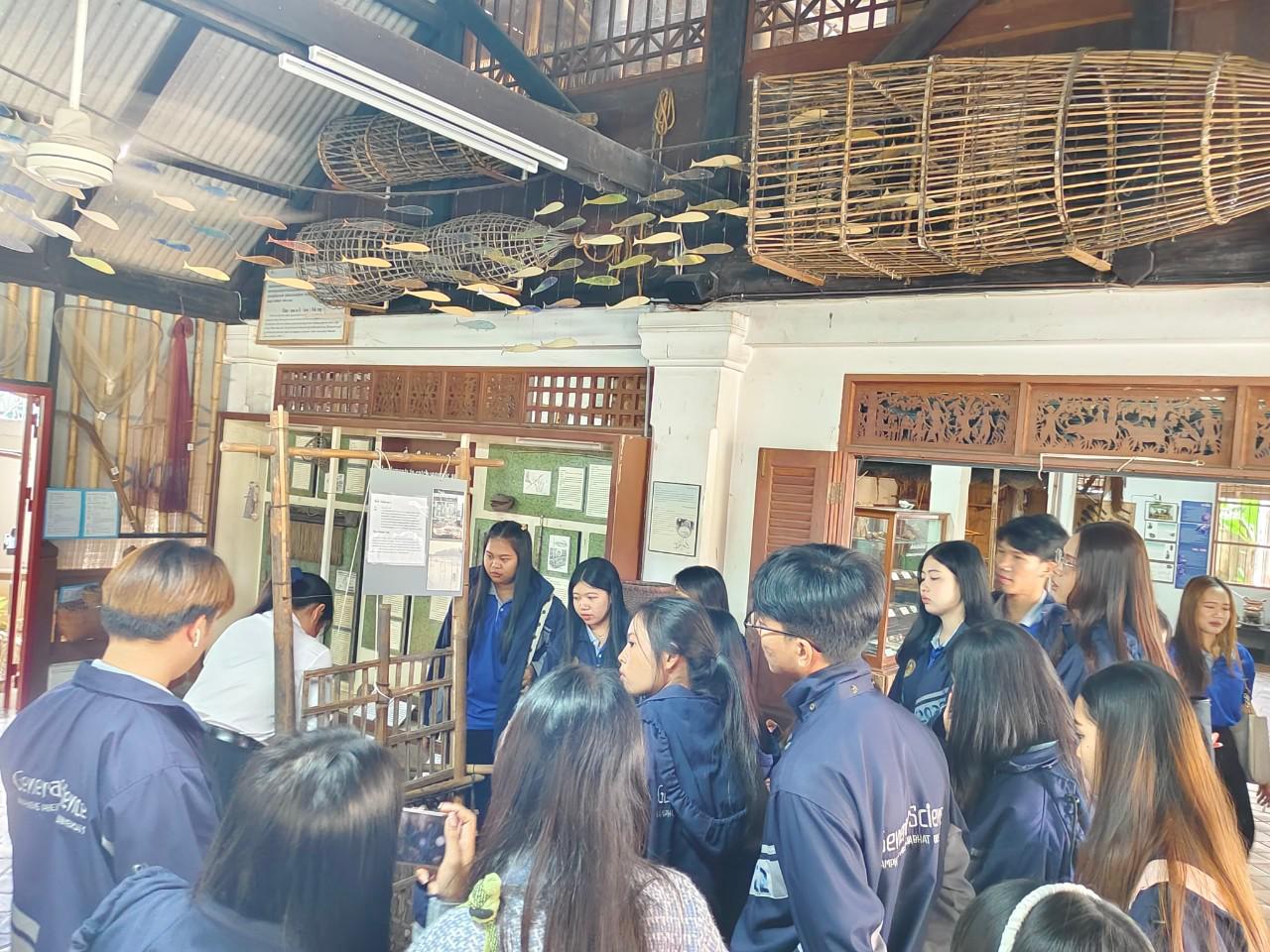 118. วันที่ 16 ธันวาคม 2567 อาจารย์ ดร.ธิดารัตน์  พรหมมา และ ผู้ช่วยศาสตราจารย์ ดร.ปราณี  เลิศแก้ว นำนักศึกษาชั้นปีที่ 3 ทัศนศึกษาและเรียนรู้นอกสถานที่