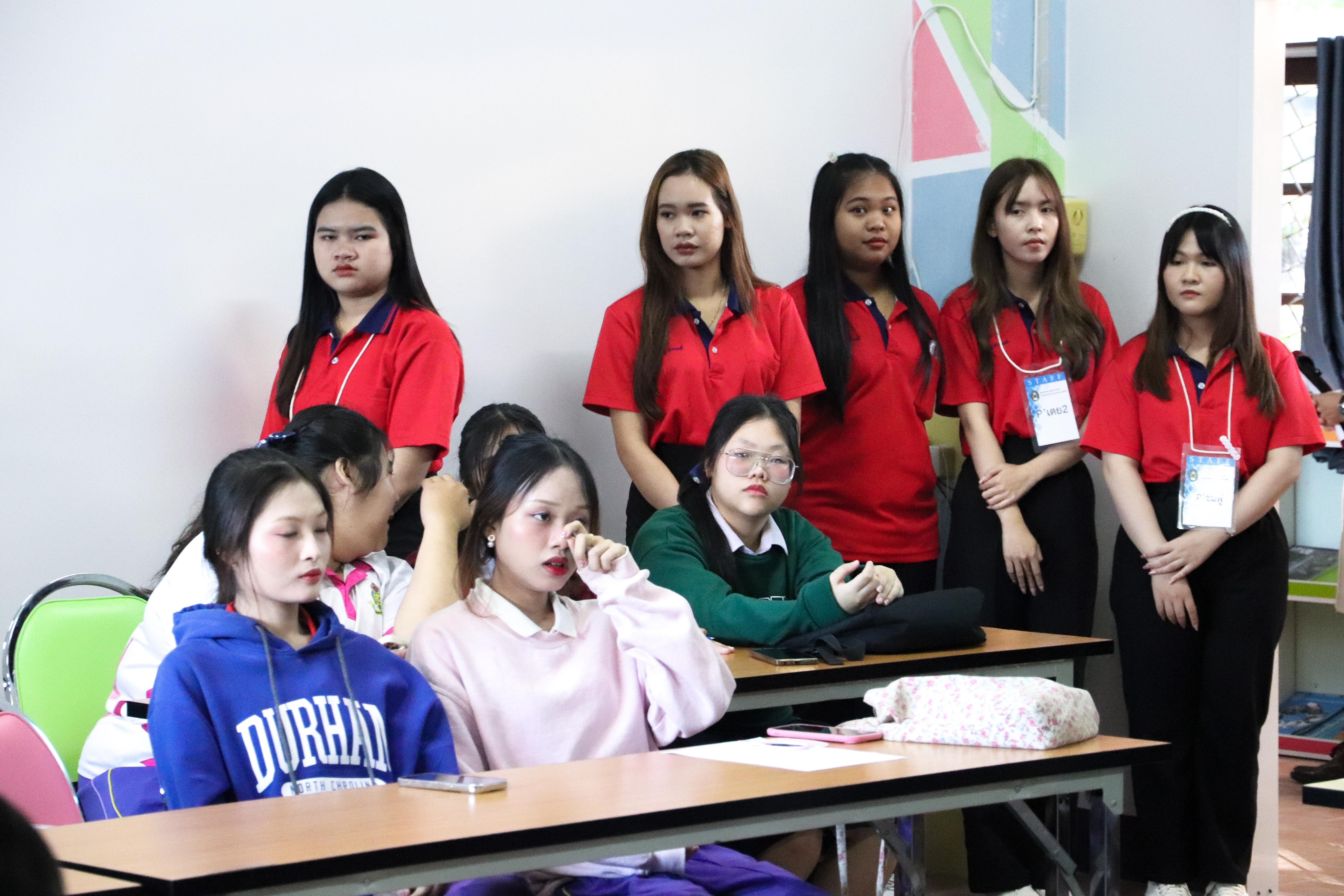 6. วันที่ 18 ธันวาคม 2567 โปรแกรมวิทยาศาสตร์ทั่วไป โปรแกรมคอมพิวเตอร์ โปรแกรมภาษาจีน ออกแนะแนวการศึกษาต่อ ณ โรงเรียนสรรพวิทยาคม อำเภอแม่สอด จังหวัดตาก และโรงเรียนป่าไม้อุทิศ 4 อำเภอพบพระ จังหวัดตาก