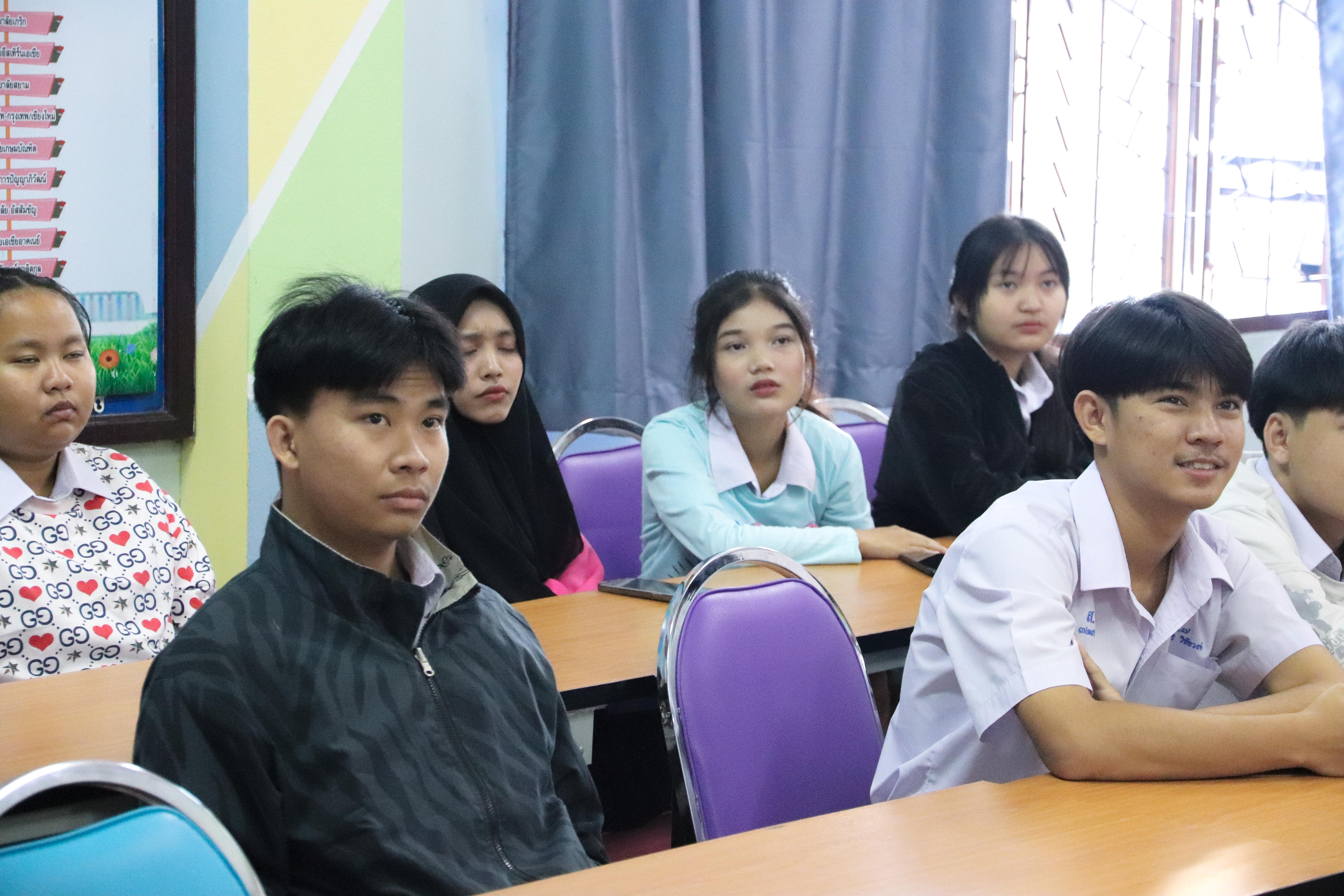 13. วันที่ 18 ธันวาคม 2567 โปรแกรมวิทยาศาสตร์ทั่วไป โปรแกรมคอมพิวเตอร์ โปรแกรมภาษาจีน ออกแนะแนวการศึกษาต่อ ณ โรงเรียนสรรพวิทยาคม อำเภอแม่สอด จังหวัดตาก และโรงเรียนป่าไม้อุทิศ 4 อำเภอพบพระ จังหวัดตาก