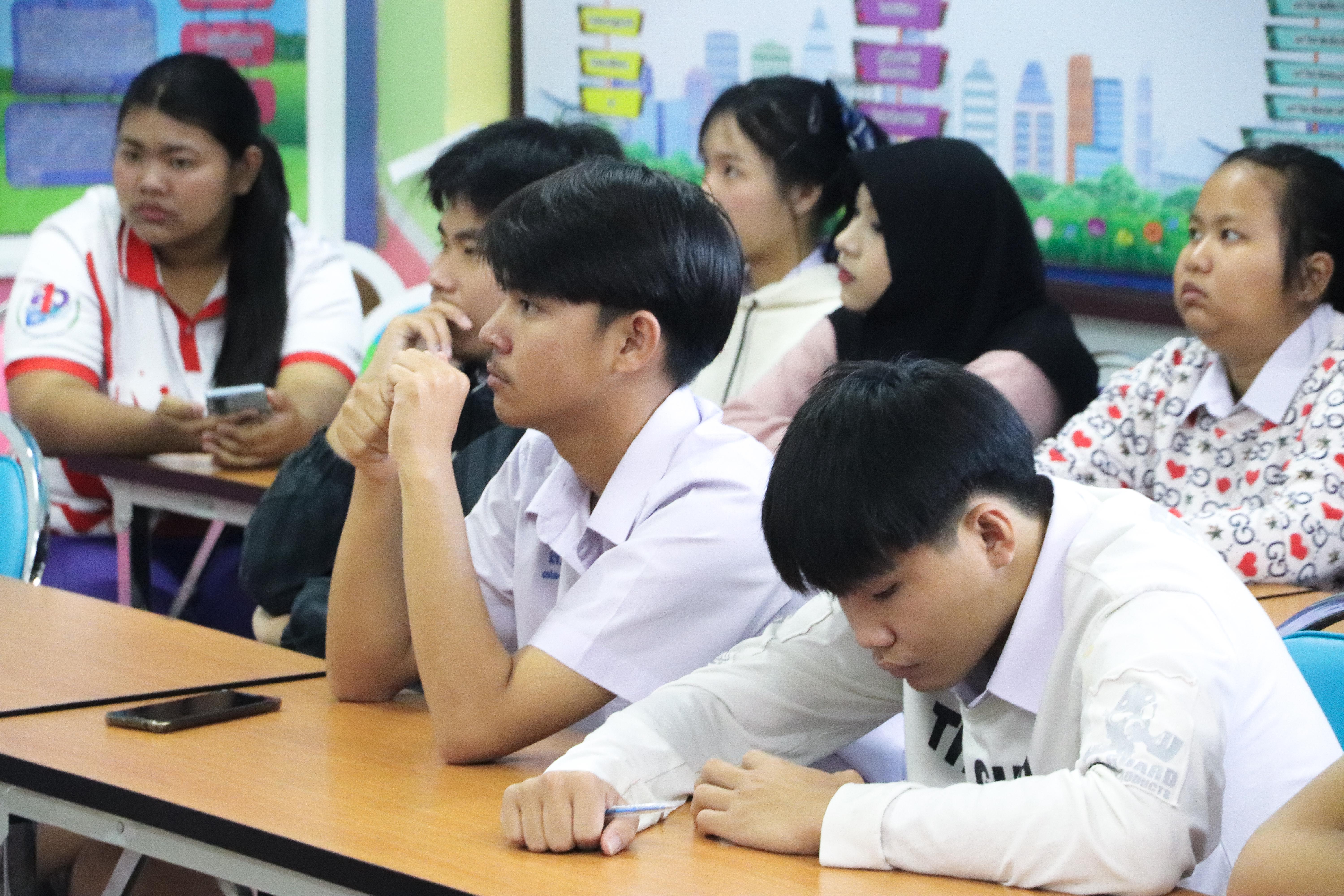 21. วันที่ 18 ธันวาคม 2567 โปรแกรมวิทยาศาสตร์ทั่วไป โปรแกรมคอมพิวเตอร์ โปรแกรมภาษาจีน ออกแนะแนวการศึกษาต่อ ณ โรงเรียนสรรพวิทยาคม อำเภอแม่สอด จังหวัดตาก และโรงเรียนป่าไม้อุทิศ 4 อำเภอพบพระ จังหวัดตาก