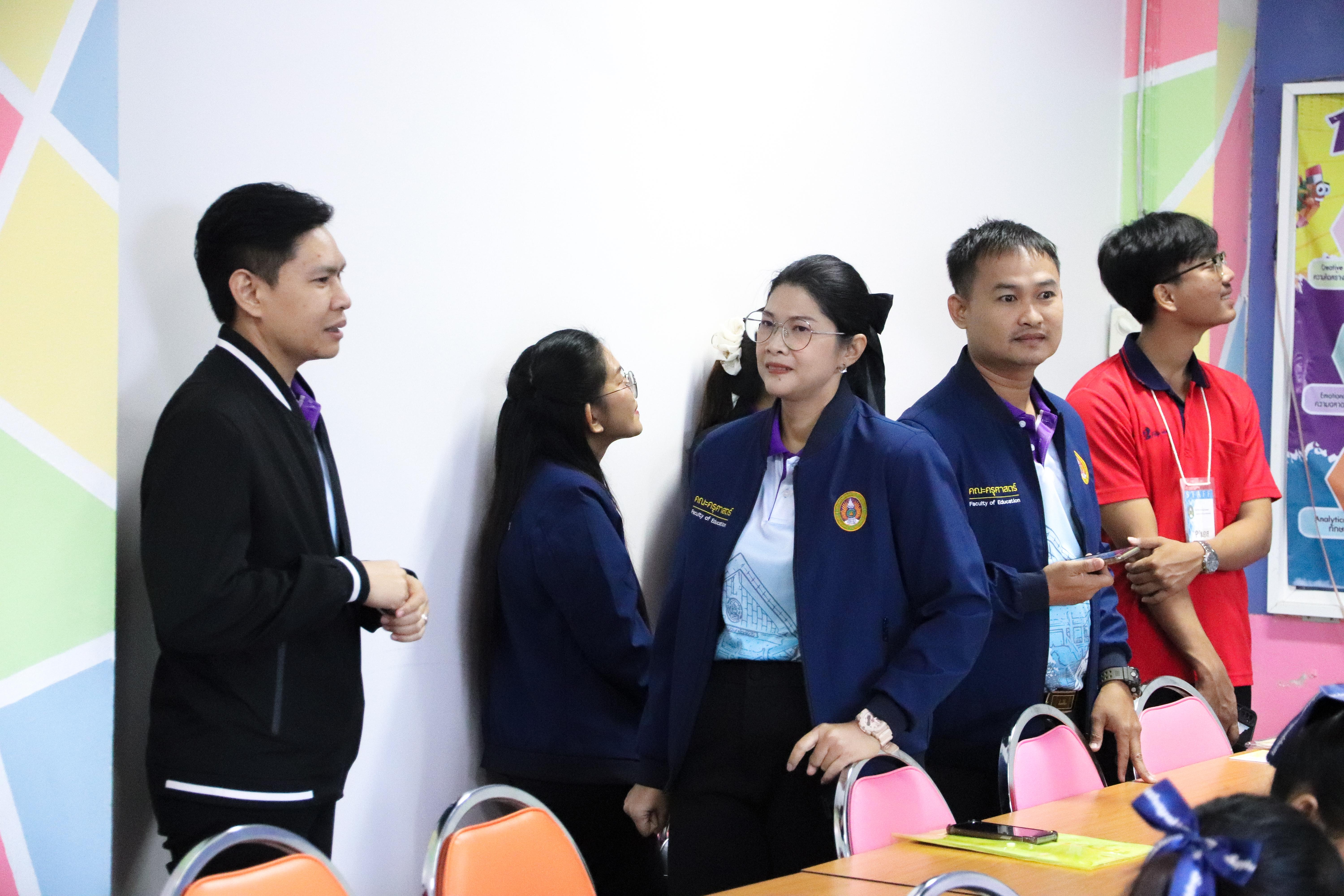 22. วันที่ 18 ธันวาคม 2567 โปรแกรมวิทยาศาสตร์ทั่วไป โปรแกรมคอมพิวเตอร์ โปรแกรมภาษาจีน ออกแนะแนวการศึกษาต่อ ณ โรงเรียนสรรพวิทยาคม อำเภอแม่สอด จังหวัดตาก และโรงเรียนป่าไม้อุทิศ 4 อำเภอพบพระ จังหวัดตาก