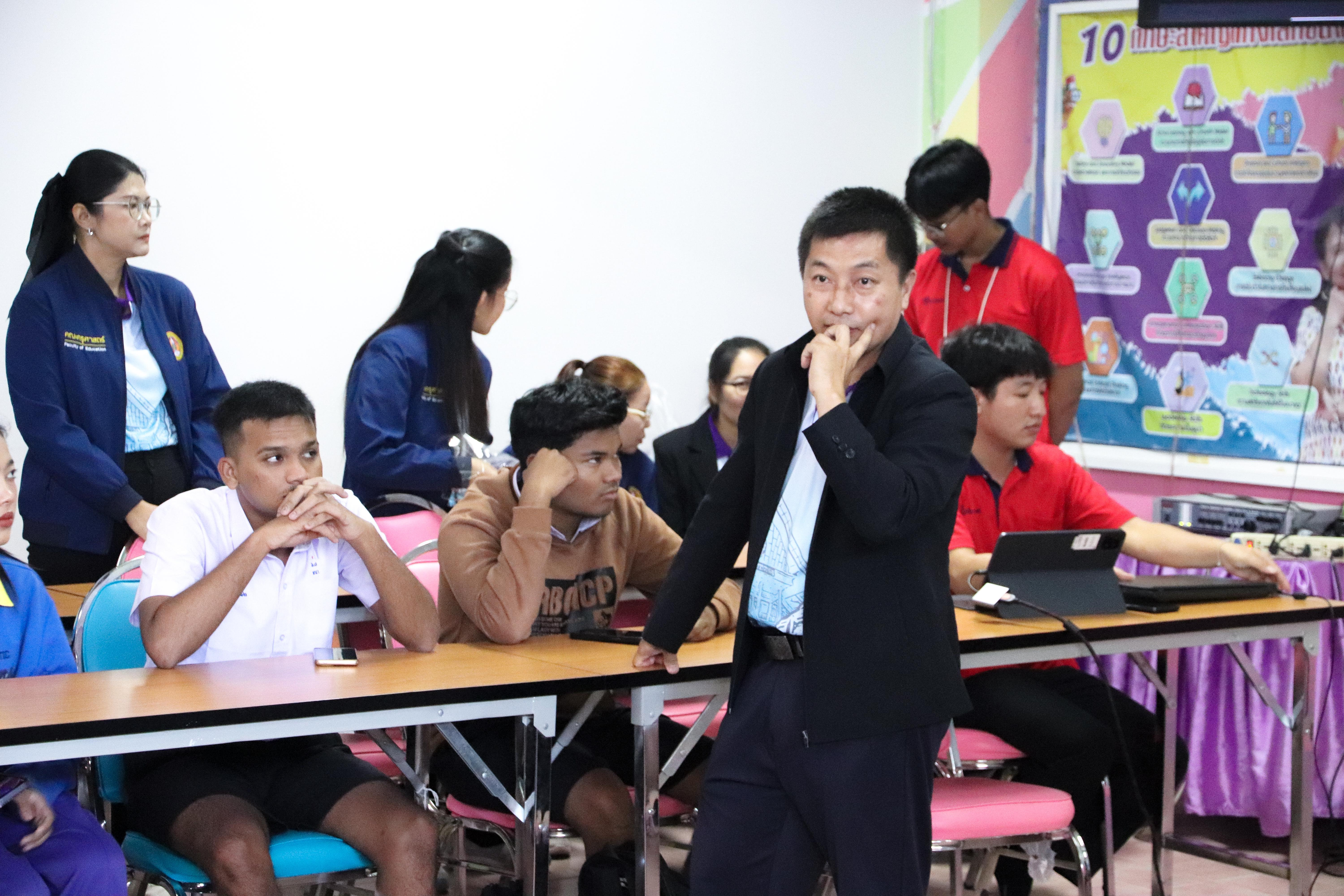 26. วันที่ 18 ธันวาคม 2567 โปรแกรมวิทยาศาสตร์ทั่วไป โปรแกรมคอมพิวเตอร์ โปรแกรมภาษาจีน ออกแนะแนวการศึกษาต่อ ณ โรงเรียนสรรพวิทยาคม อำเภอแม่สอด จังหวัดตาก และโรงเรียนป่าไม้อุทิศ 4 อำเภอพบพระ จังหวัดตาก