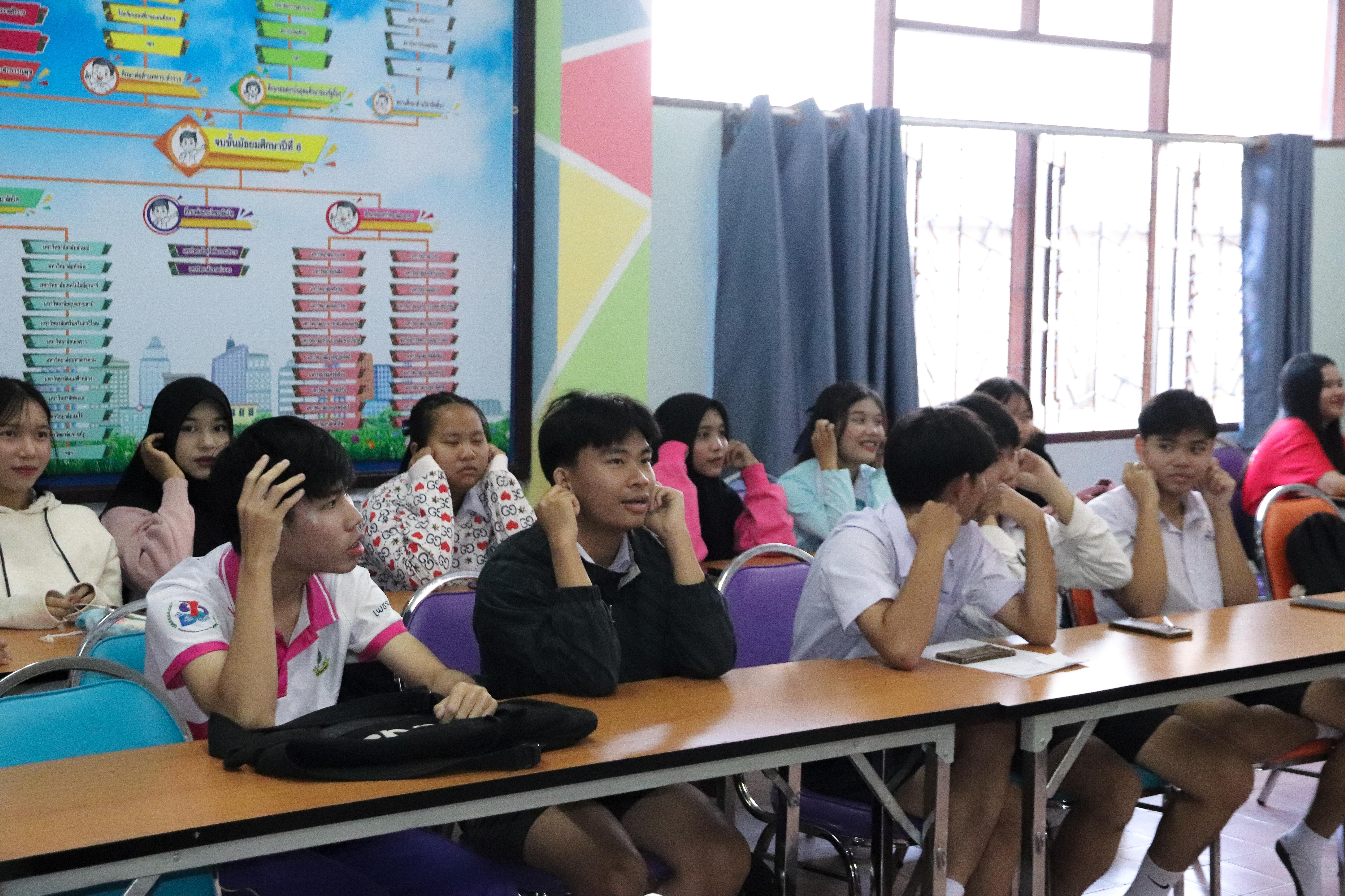 61. วันที่ 18 ธันวาคม 2567 โปรแกรมวิทยาศาสตร์ทั่วไป โปรแกรมคอมพิวเตอร์ โปรแกรมภาษาจีน ออกแนะแนวการศึกษาต่อ ณ โรงเรียนสรรพวิทยาคม อำเภอแม่สอด จังหวัดตาก และโรงเรียนป่าไม้อุทิศ 4 อำเภอพบพระ จังหวัดตาก