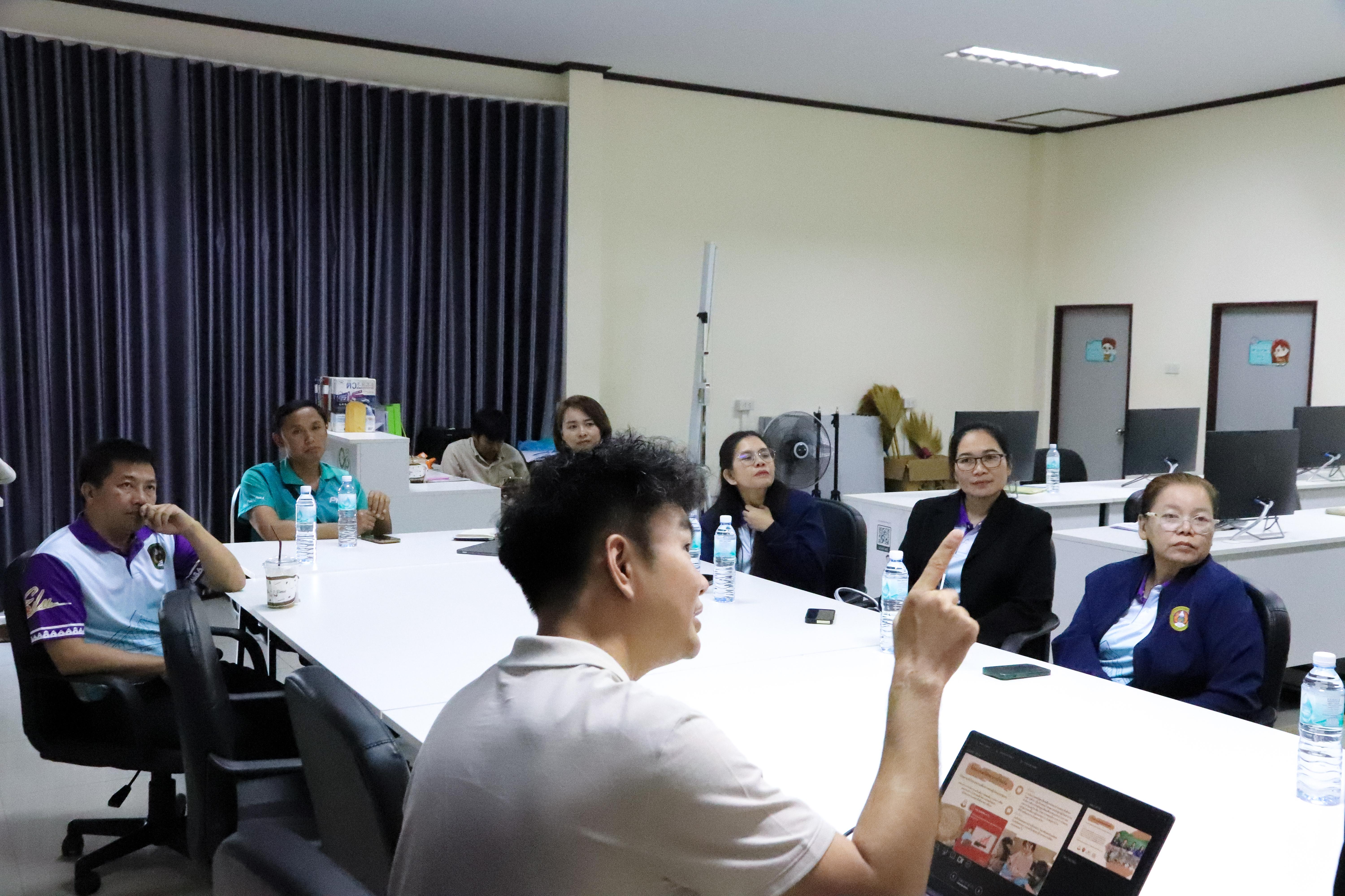 87. วันที่ 18 ธันวาคม 2567 โปรแกรมวิทยาศาสตร์ทั่วไป โปรแกรมคอมพิวเตอร์ โปรแกรมภาษาจีน ออกแนะแนวการศึกษาต่อ ณ โรงเรียนสรรพวิทยาคม อำเภอแม่สอด จังหวัดตาก และโรงเรียนป่าไม้อุทิศ 4 อำเภอพบพระ จังหวัดตาก