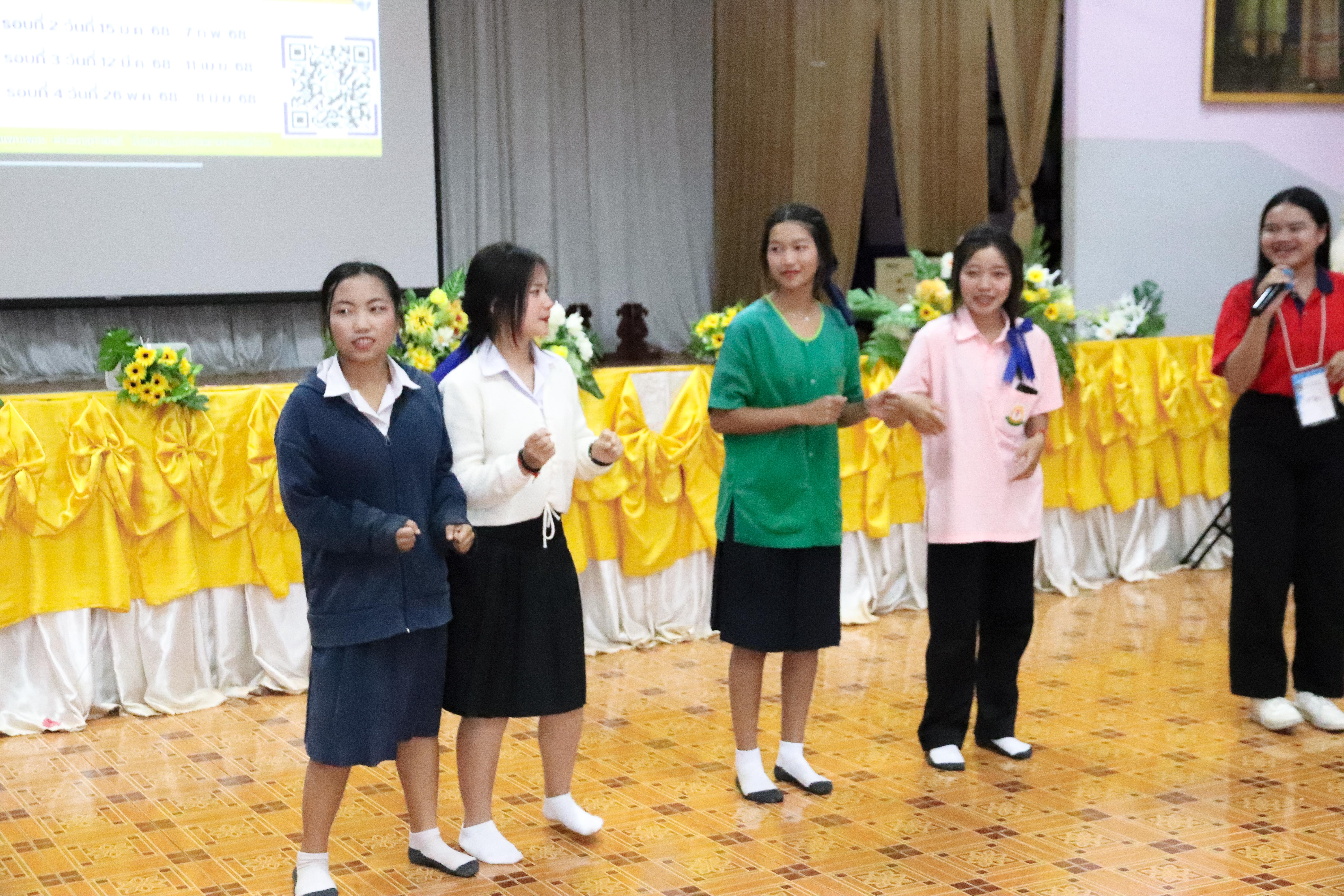 135. วันที่ 18 ธันวาคม 2567 โปรแกรมวิทยาศาสตร์ทั่วไป โปรแกรมคอมพิวเตอร์ โปรแกรมภาษาจีน ออกแนะแนวการศึกษาต่อ ณ โรงเรียนสรรพวิทยาคม อำเภอแม่สอด จังหวัดตาก และโรงเรียนป่าไม้อุทิศ 4 อำเภอพบพระ จังหวัดตาก