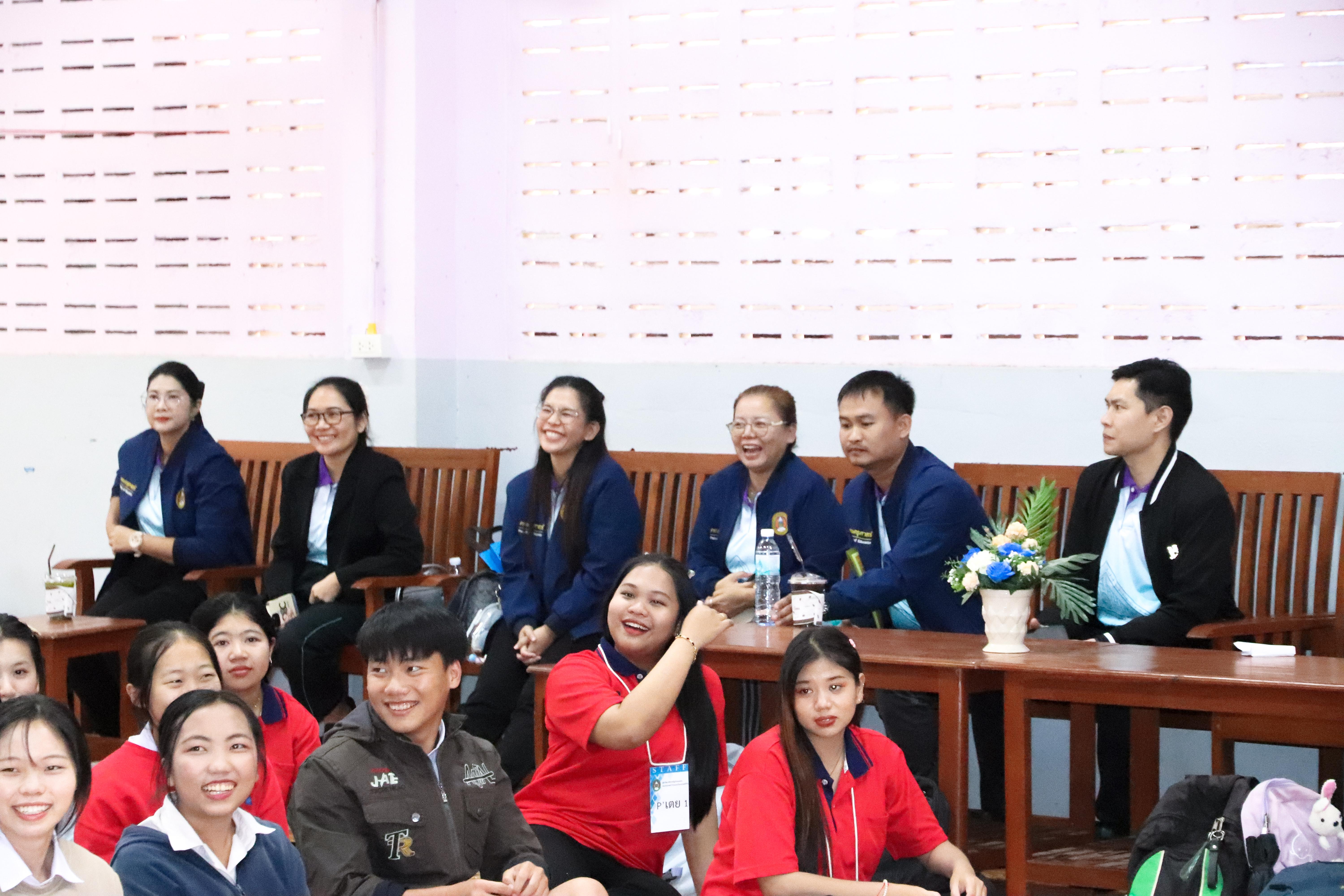 140. วันที่ 18 ธันวาคม 2567 โปรแกรมวิทยาศาสตร์ทั่วไป โปรแกรมคอมพิวเตอร์ โปรแกรมภาษาจีน ออกแนะแนวการศึกษาต่อ ณ โรงเรียนสรรพวิทยาคม อำเภอแม่สอด จังหวัดตาก และโรงเรียนป่าไม้อุทิศ 4 อำเภอพบพระ จังหวัดตาก