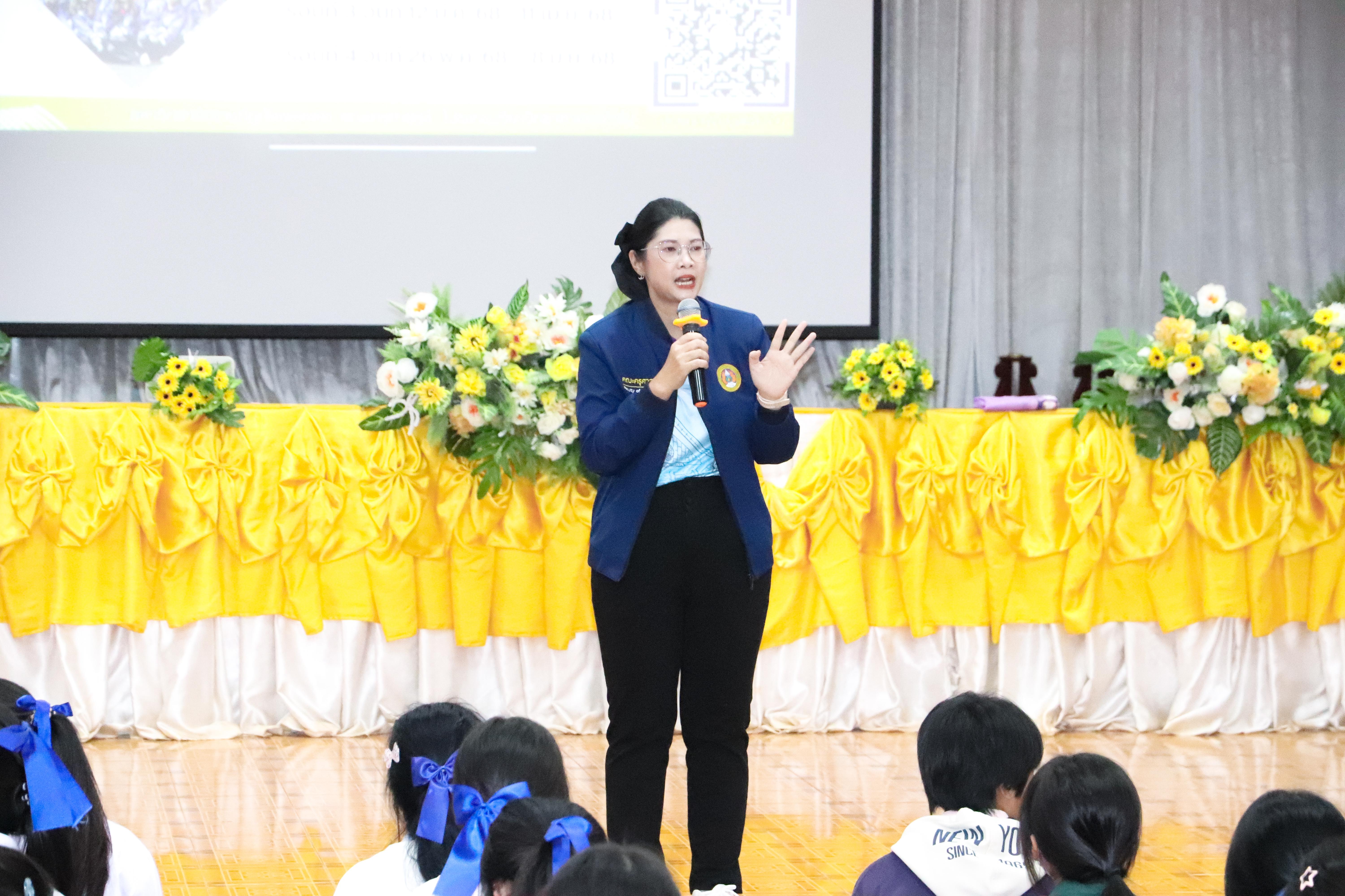 159. วันที่ 18 ธันวาคม 2567 โปรแกรมวิทยาศาสตร์ทั่วไป โปรแกรมคอมพิวเตอร์ โปรแกรมภาษาจีน ออกแนะแนวการศึกษาต่อ ณ โรงเรียนสรรพวิทยาคม อำเภอแม่สอด จังหวัดตาก และโรงเรียนป่าไม้อุทิศ 4 อำเภอพบพระ จังหวัดตาก