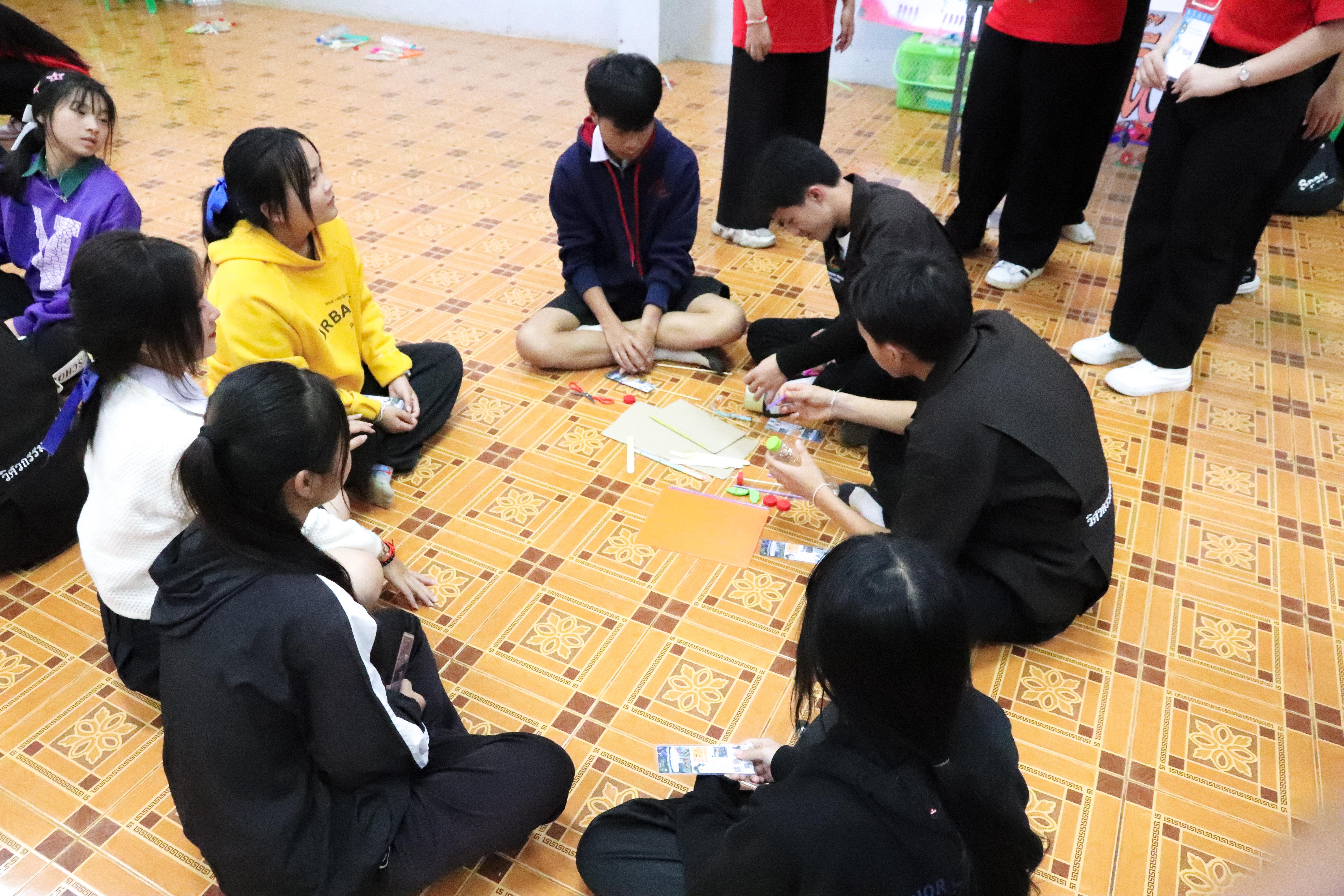 178. วันที่ 18 ธันวาคม 2567 โปรแกรมวิทยาศาสตร์ทั่วไป โปรแกรมคอมพิวเตอร์ โปรแกรมภาษาจีน ออกแนะแนวการศึกษาต่อ ณ โรงเรียนสรรพวิทยาคม อำเภอแม่สอด จังหวัดตาก และโรงเรียนป่าไม้อุทิศ 4 อำเภอพบพระ จังหวัดตาก