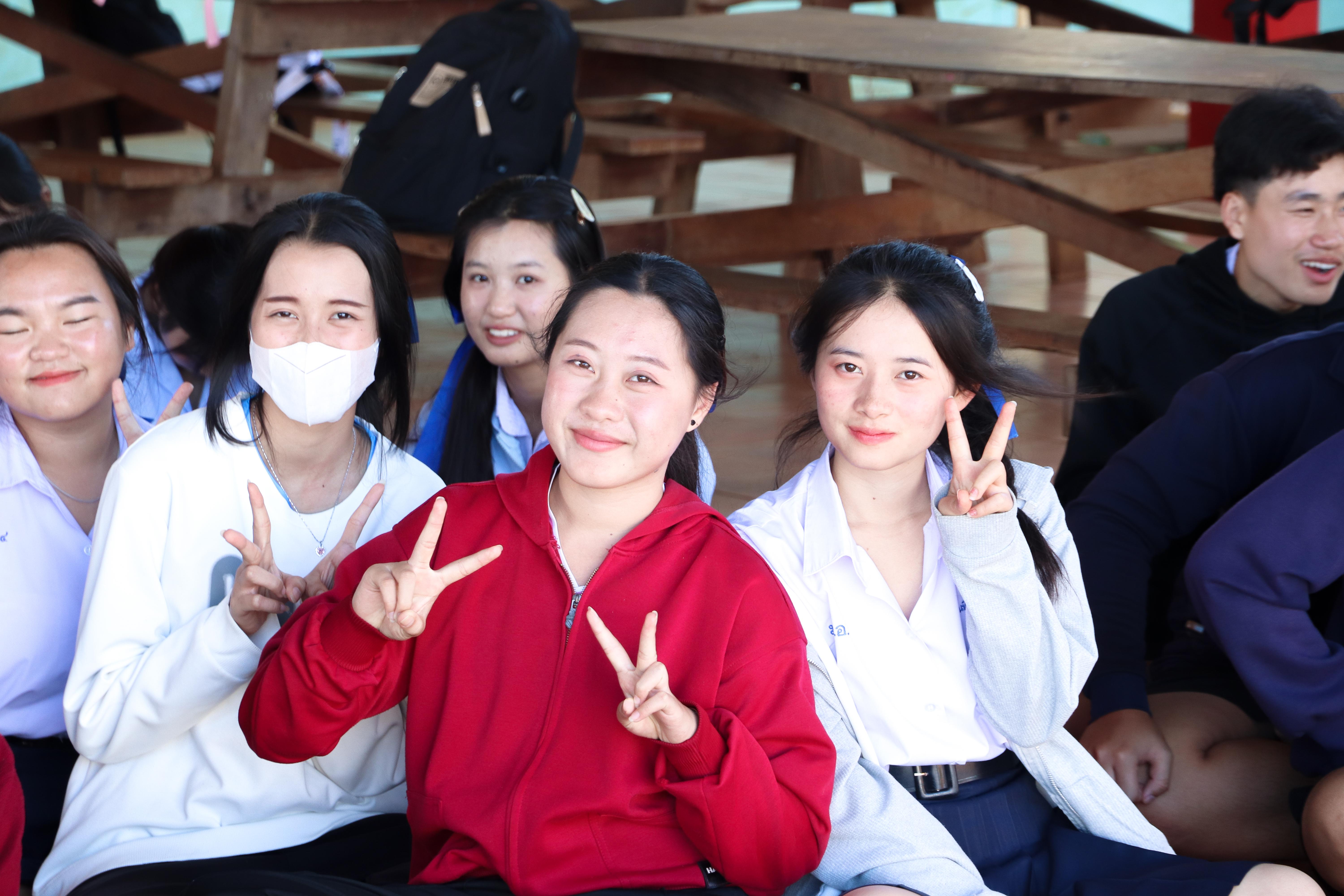 189. วันที่ 18 ธันวาคม 2567 โปรแกรมวิทยาศาสตร์ทั่วไป โปรแกรมคอมพิวเตอร์ โปรแกรมภาษาจีน ออกแนะแนวการศึกษาต่อ ณ โรงเรียนสรรพวิทยาคม อำเภอแม่สอด จังหวัดตาก และโรงเรียนป่าไม้อุทิศ 4 อำเภอพบพระ จังหวัดตาก