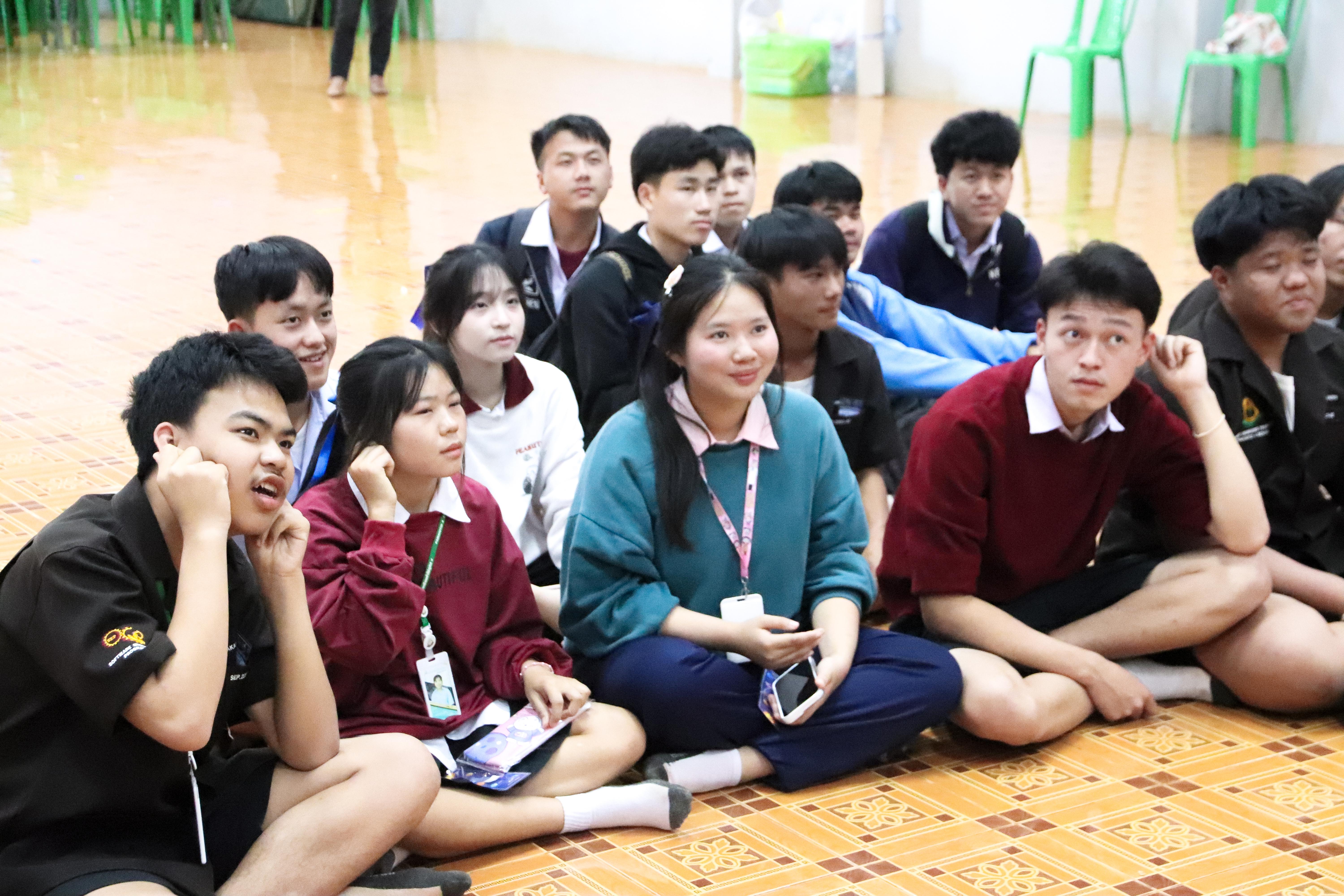 199. วันที่ 18 ธันวาคม 2567 โปรแกรมวิทยาศาสตร์ทั่วไป โปรแกรมคอมพิวเตอร์ โปรแกรมภาษาจีน ออกแนะแนวการศึกษาต่อ ณ โรงเรียนสรรพวิทยาคม อำเภอแม่สอด จังหวัดตาก และโรงเรียนป่าไม้อุทิศ 4 อำเภอพบพระ จังหวัดตาก