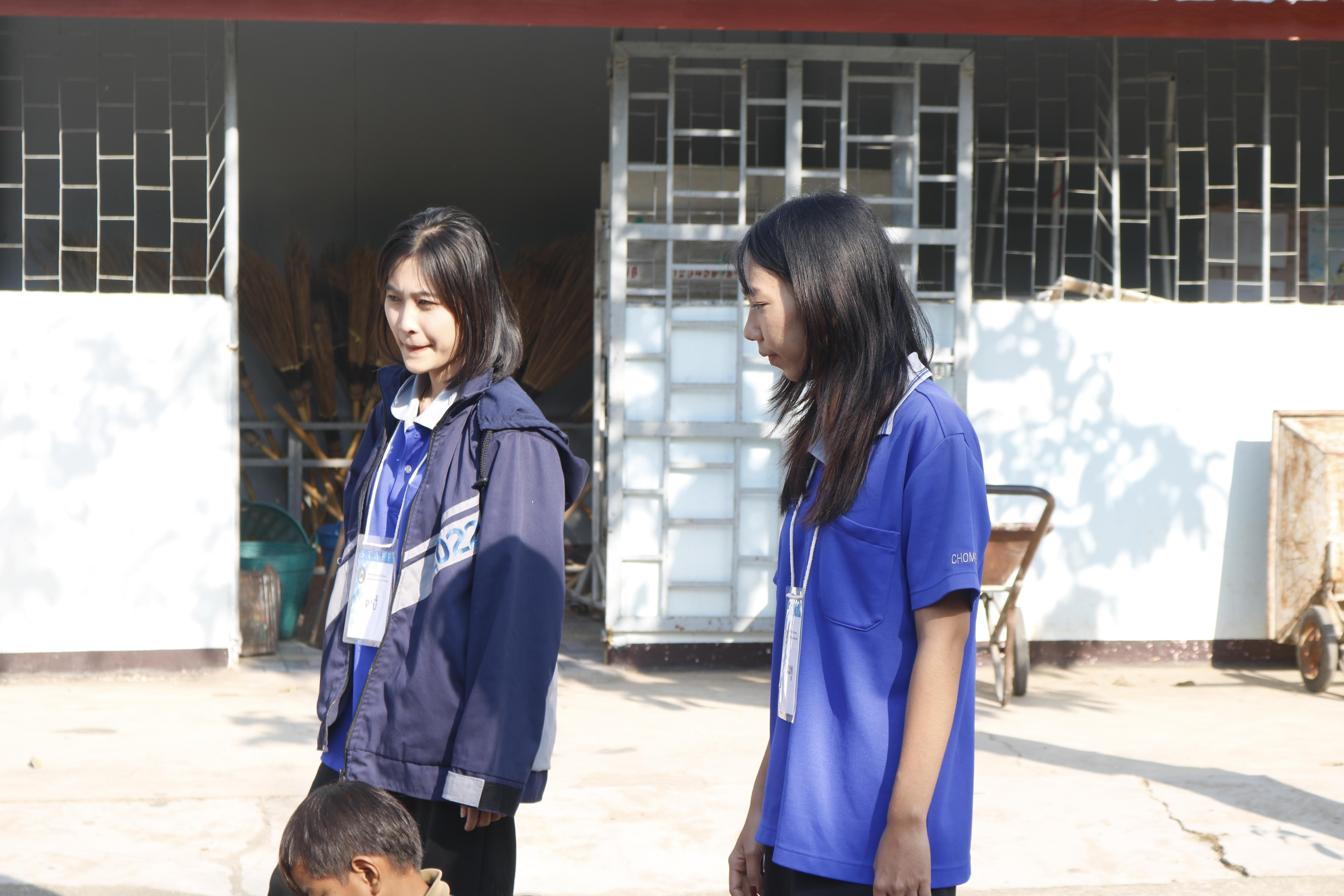 72. วันที่ 13 มกราคม 2568 ดร.ธิดารัตน์ พรหมมา และ ผศ.ดร.ปราณี เลิศแก้ว ได้นำนักศึกษาโปรแกรมวิชาวิทยาศาสตร์ทั่วไปชั้นปีที่ 3 จัดค่ายสเต็มศึกษาให้กับนักเรียน ณ โรงเรียนบ้านบ่อสามแสน ต.หนองปลิง อ.เมือง จ.กำแพงเพชร