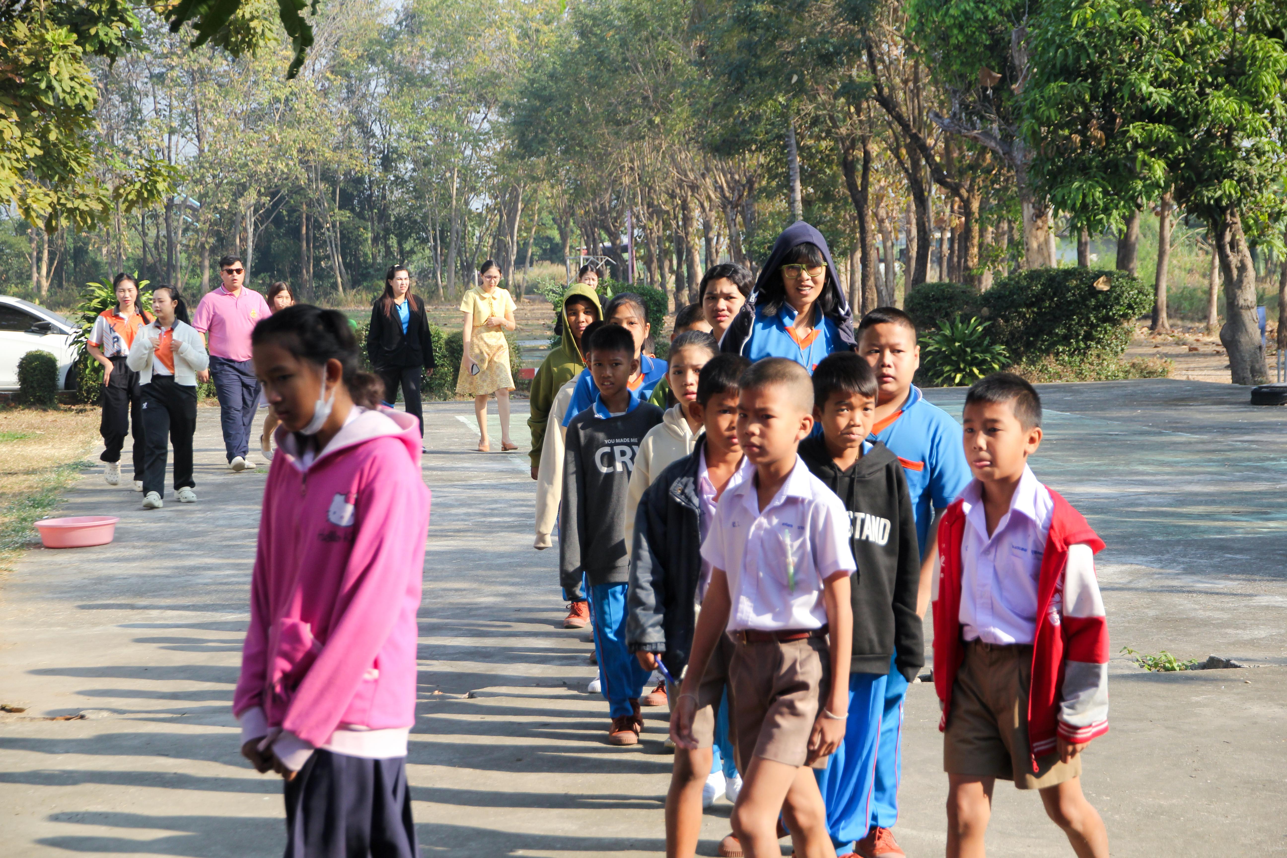 2. โรงเรียนบ้านน้ำโท้ง ต.ท่าขุนราม อ.เมือง จ.กำแพงเพชร
