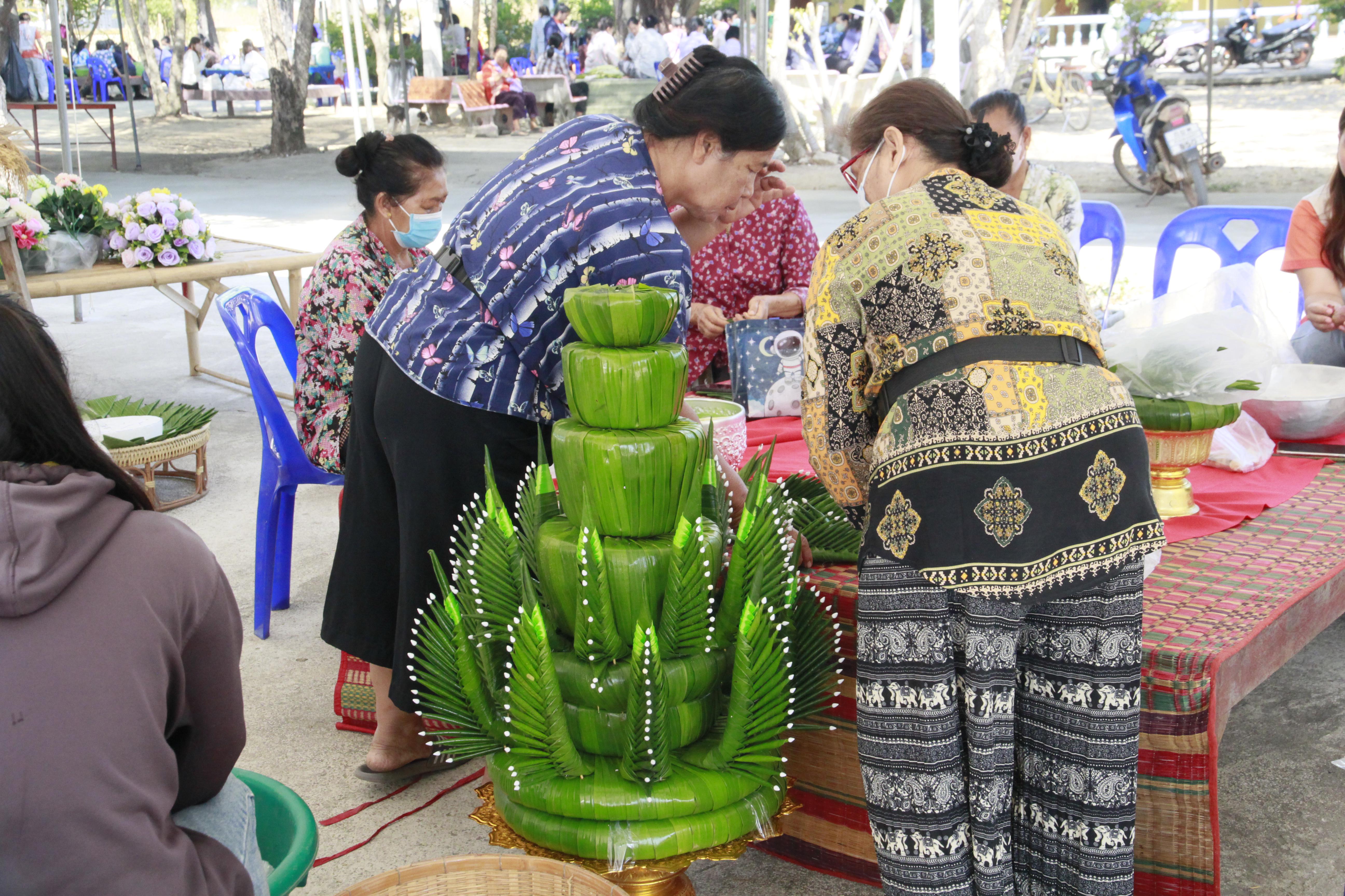 207. วันที่ 30-31 มกราคม 2568 ผศ.ดร.มณฑา หมีไพรฤกษ์ นำนักศึกษาชั้นปีที่3 เข้าร่วมงานพิธีสู่ขวัญข้าว