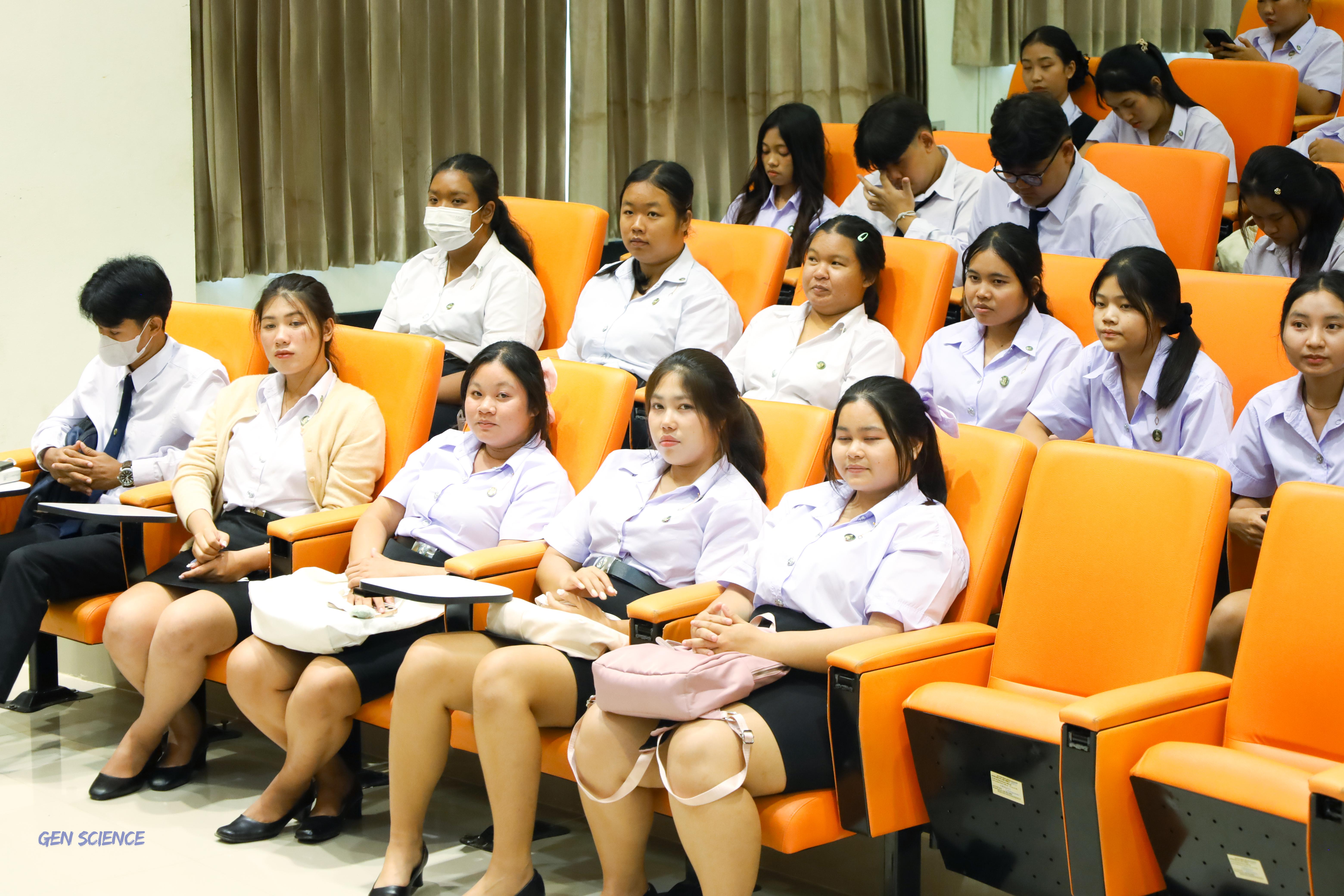 36. วันที่ 11 มิถุนายน 2568 โปรแกรมวิชาวิทยาศาสตร์ทั่วไป จัดกิจกรรมปฐมนิเทศนักศึกษาใหม่ปี 1 ณ ห้องครุร่มสัก 2 คณะครุศาสตร์ มหาวิทยาลัยราชภัฏกำแพงเพชร